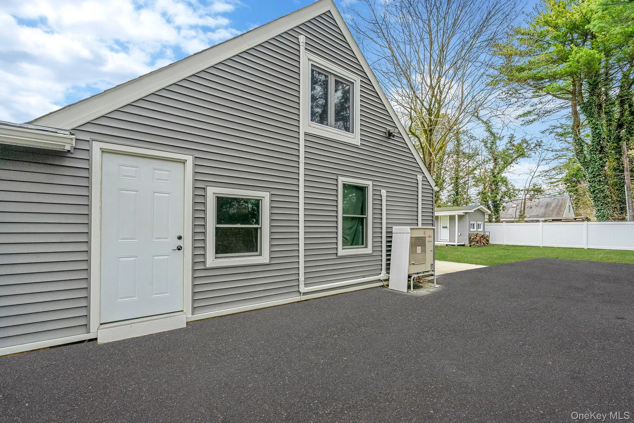 157 Serpentine Lane, Islip, NY, 3 Bedrooms Bedrooms, 10 Rooms Rooms,3 BathroomsBathrooms,Residential,For Rent,Serpentine,0,980272 157 Serpentine Lane, Islip, NY, 3 Bedrooms Bedrooms, 10 Rooms Rooms,3 BathroomsBathrooms,Residential,For Rent,Serpentine,0,980272