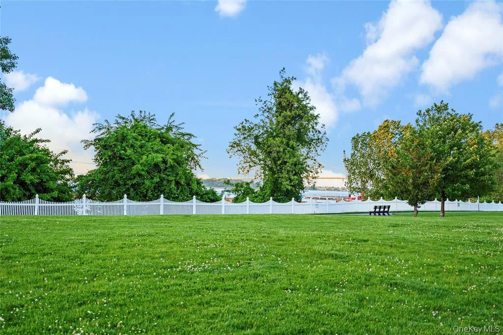 3-17 Endeavor Place, New York, NY, 3 Bedrooms Bedrooms, 9 Rooms Rooms,2 BathroomsBathrooms,Residential,For Rent,Endeavor,0,980281 3-17 Endeavor Place, New York, NY, 3 Bedrooms Bedrooms, 9 Rooms Rooms,2 BathroomsBathrooms,Residential,For Rent,Endeavor,0,980281