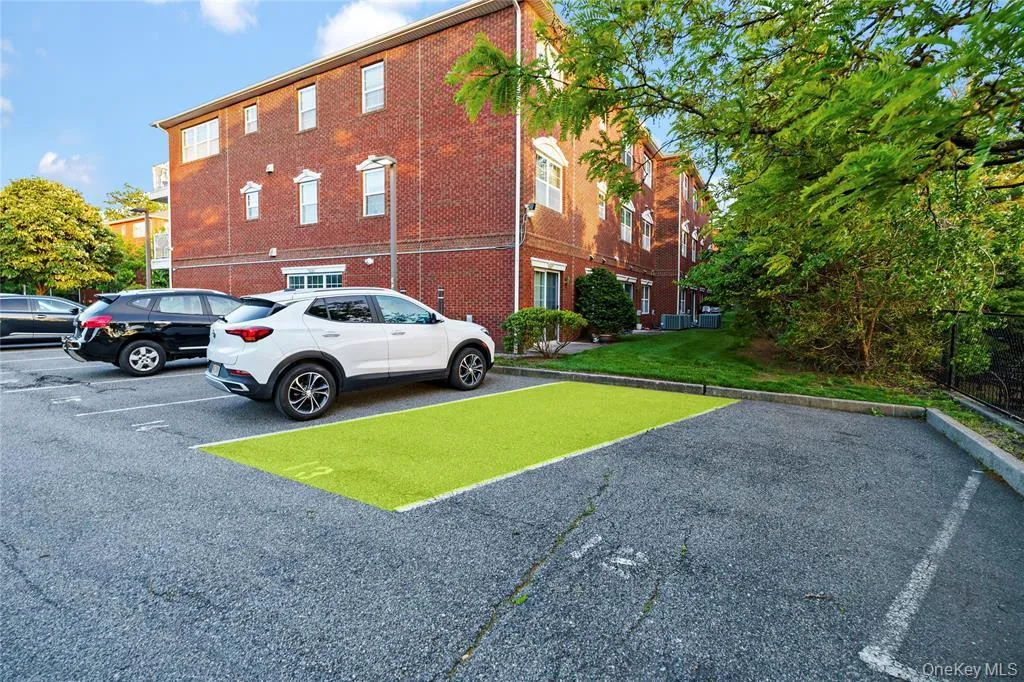 3-17 Endeavor Place, New York, NY, 3 Bedrooms Bedrooms, 9 Rooms Rooms,2 BathroomsBathrooms,Residential,For Rent,Endeavor,0,980281 3-17 Endeavor Place, New York, NY, 3 Bedrooms Bedrooms, 9 Rooms Rooms,2 BathroomsBathrooms,Residential,For Rent,Endeavor,0,980281