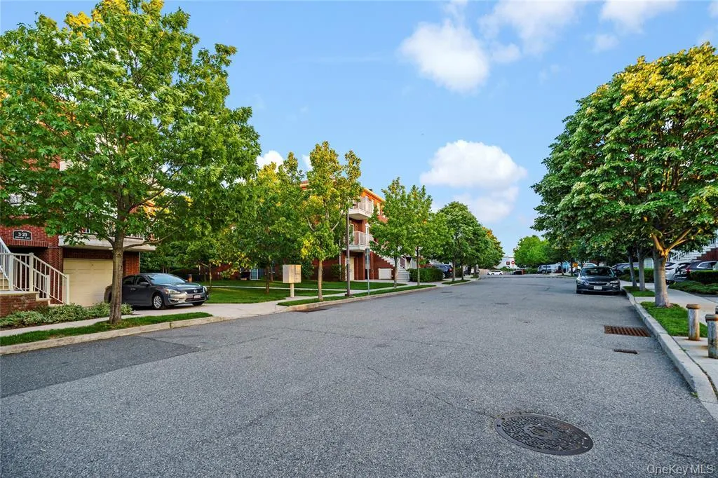 3-17 Endeavor Place, New York, NY, 3 Bedrooms Bedrooms, 9 Rooms Rooms,2 BathroomsBathrooms,Residential,For Rent,Endeavor,0,980281 3-17 Endeavor Place, New York, NY, 3 Bedrooms Bedrooms, 9 Rooms Rooms,2 BathroomsBathrooms,Residential,For Rent,Endeavor,0,980281
