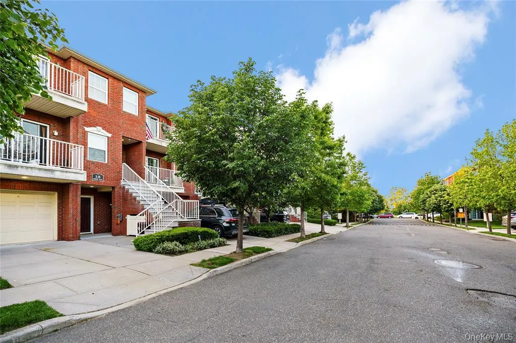 3-17 Endeavor Place, New York, NY, 3 Bedrooms Bedrooms, 9 Rooms Rooms,2 BathroomsBathrooms,Residential,For Rent,Endeavor,0,980281 3-17 Endeavor Place, New York, NY, 3 Bedrooms Bedrooms, 9 Rooms Rooms,2 BathroomsBathrooms,Residential,For Rent,Endeavor,0,980281
