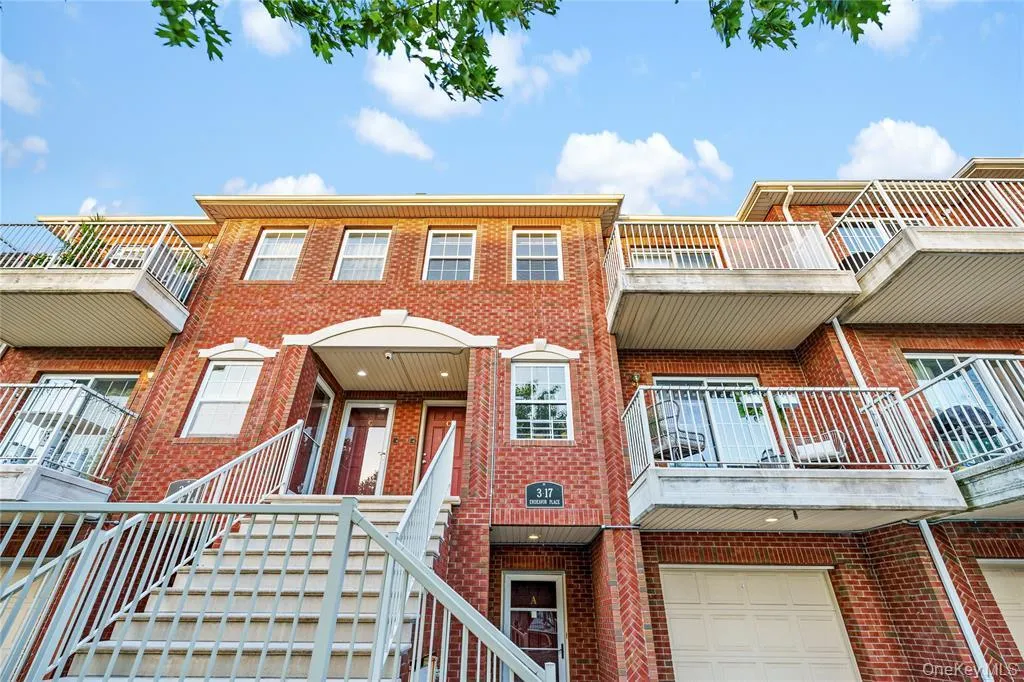 3-17 Endeavor Place, New York, NY, 3 Bedrooms Bedrooms, 9 Rooms Rooms,2 BathroomsBathrooms,Residential,For Rent,Endeavor,0,980281 3-17 Endeavor Place, New York, NY, 3 Bedrooms Bedrooms, 9 Rooms Rooms,2 BathroomsBathrooms,Residential,For Rent,Endeavor,0,980281