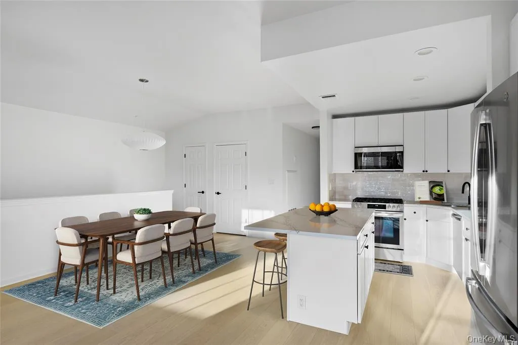 3-17 Endeavor Place, New York, NY, 3 Bedrooms Bedrooms, 9 Rooms Rooms,2 BathroomsBathrooms,Residential,For Rent,Endeavor,0,980281 3-17 Endeavor Place, New York, NY, 3 Bedrooms Bedrooms, 9 Rooms Rooms,2 BathroomsBathrooms,Residential,For Rent,Endeavor,0,980281