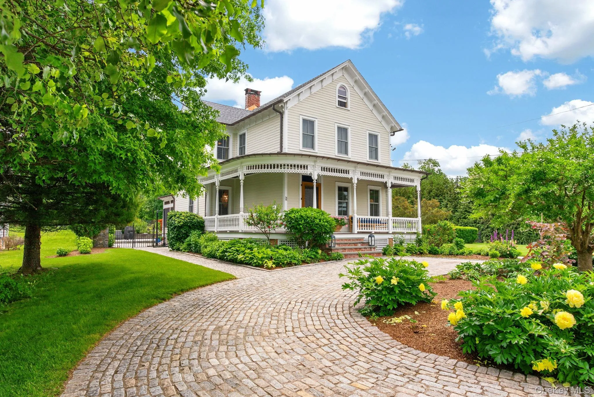 Cobblestone driveway Cobblestone driveway