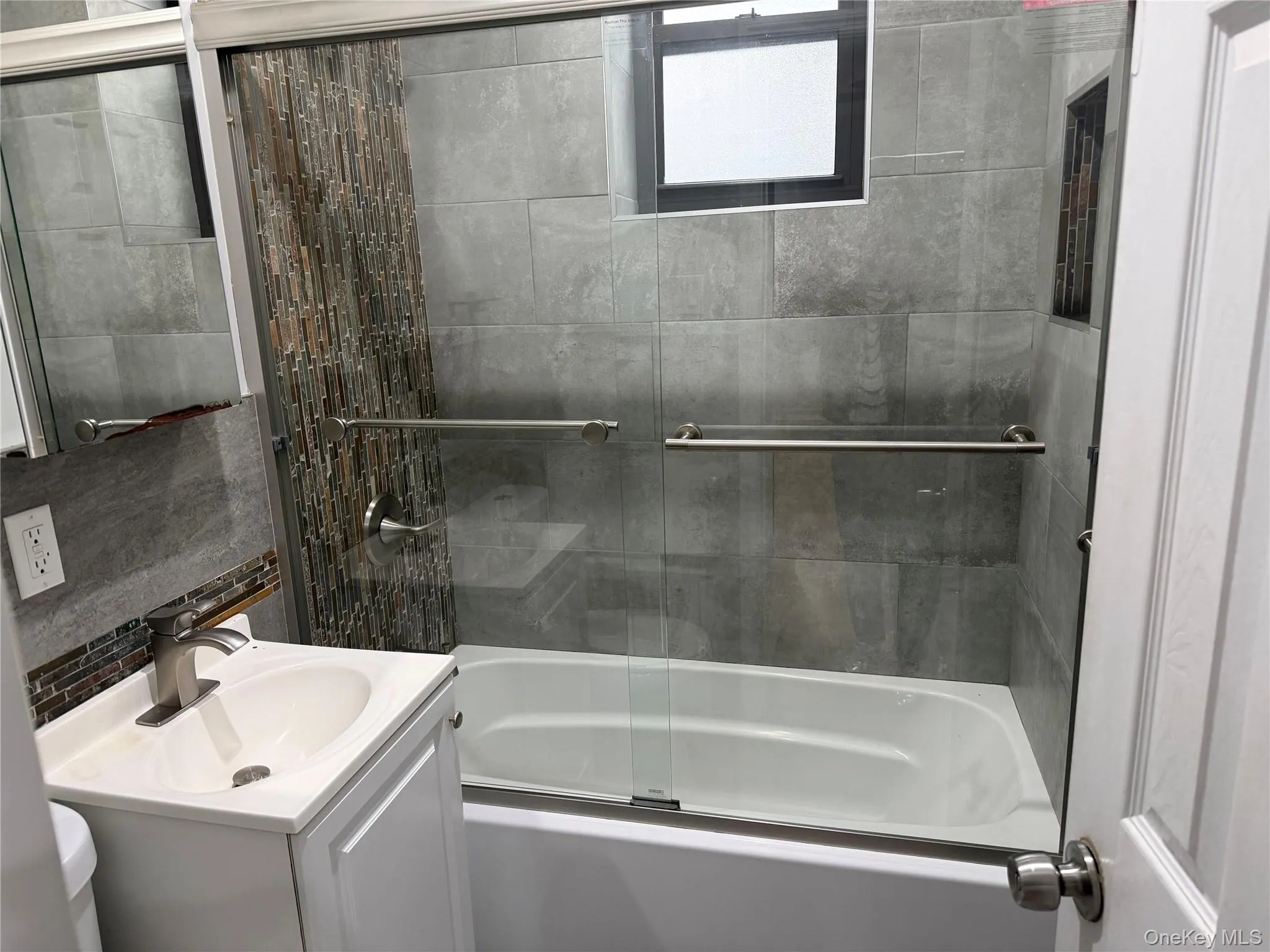 9 Argyle Road, New York, NY, 2 Bedrooms Bedrooms, 2 Rooms Rooms,1 BathroomBathrooms,Residential Lease,For Rent,Argyle,0,980331 9 Argyle Road, New York, NY, 2 Bedrooms Bedrooms, 2 Rooms Rooms,1 BathroomBathrooms,Residential Lease,For Rent,Argyle,0,980331