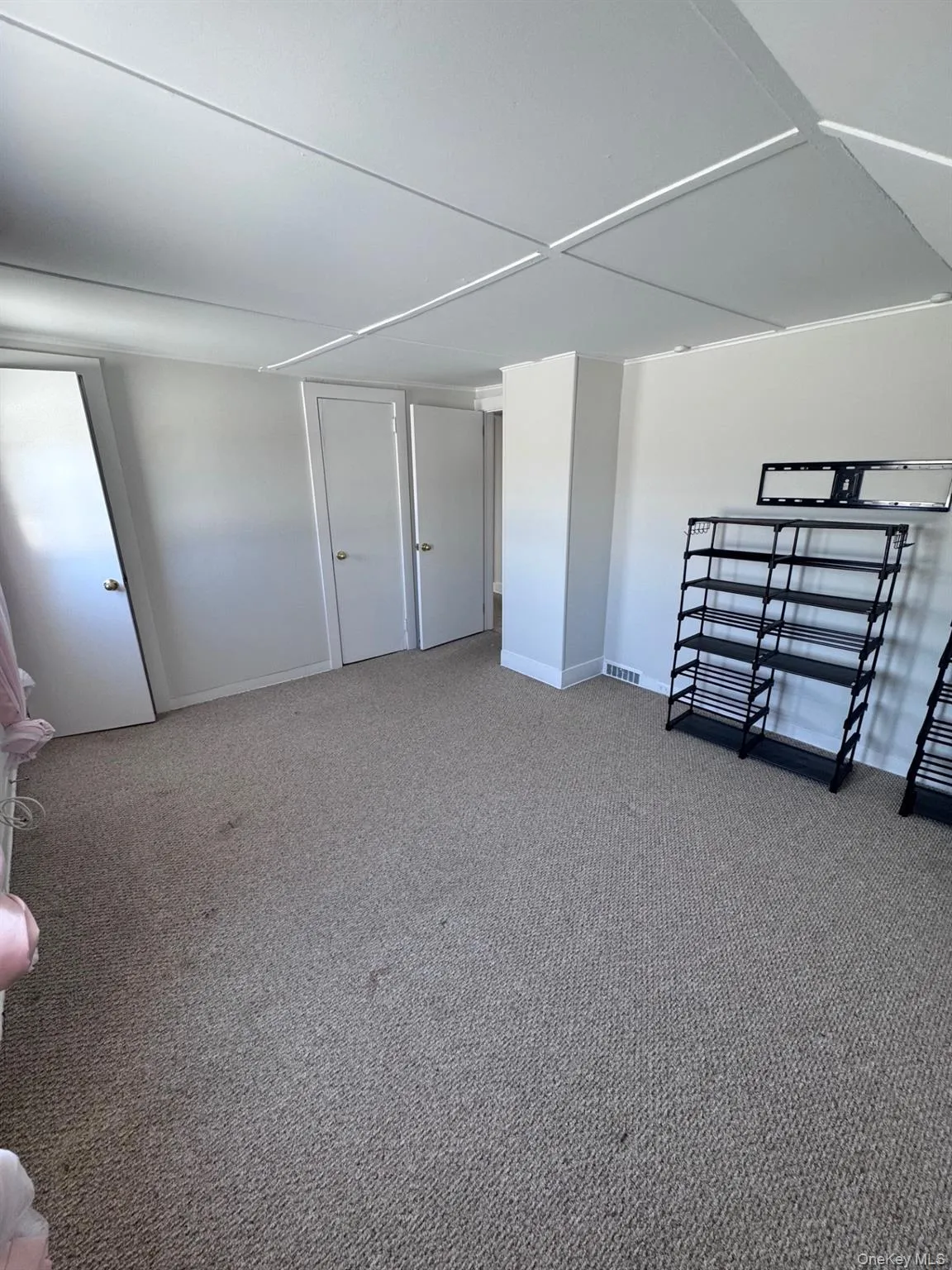 323 Mill Road, Southampton, NY, 1 Bedroom Bedrooms, 4 Rooms Rooms,1 BathroomBathrooms,Residential Lease,For Rent,Mill,0,980337 323 Mill Road, Southampton, NY, 1 Bedroom Bedrooms, 4 Rooms Rooms,1 BathroomBathrooms,Residential Lease,For Rent,Mill,0,980337