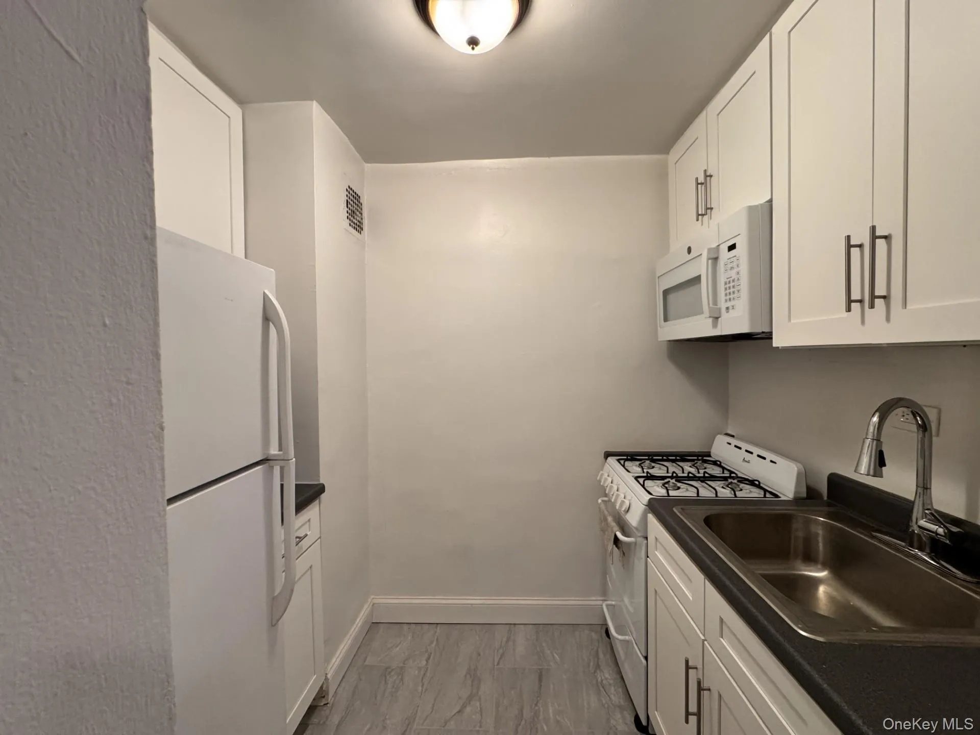 62-59 108th Street, New York, NY, 3 Rooms Rooms,1 BathroomBathrooms,Residential Lease,For Rent,108th,0,980350 62-59 108th Street, New York, NY, 3 Rooms Rooms,1 BathroomBathrooms,Residential Lease,For Rent,108th,0,980350