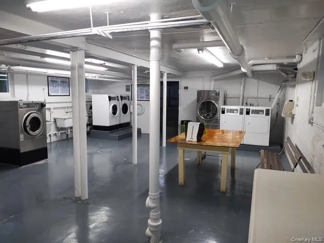 320 S Broadway, Greenburgh, NY, 1 Bedroom Bedrooms, 3 Rooms Rooms,1 BathroomBathrooms,Residential Lease,For Rent,S Broadway,0,980361 320 S Broadway, Greenburgh, NY, 1 Bedroom Bedrooms, 3 Rooms Rooms,1 BathroomBathrooms,Residential Lease,For Rent,S Broadway,0,980361