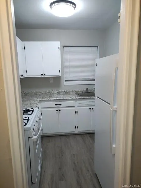 320 S Broadway, Greenburgh, NY, 1 Bedroom Bedrooms, 3 Rooms Rooms,1 BathroomBathrooms,Residential Lease,For Rent,S Broadway,0,980361 320 S Broadway, Greenburgh, NY, 1 Bedroom Bedrooms, 3 Rooms Rooms,1 BathroomBathrooms,Residential Lease,For Rent,S Broadway,0,980361