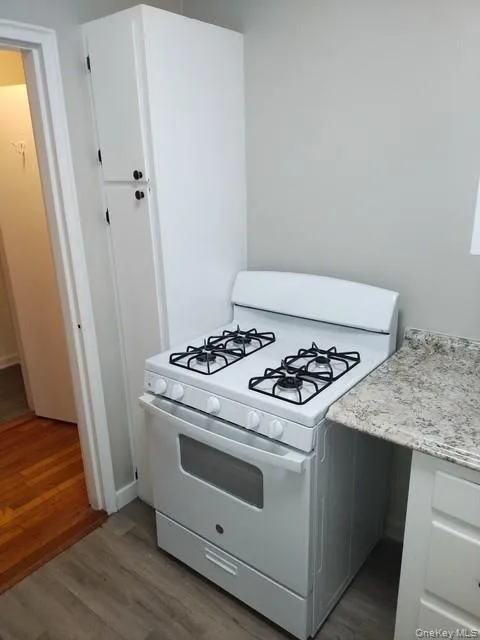 320 S Broadway, Greenburgh, NY, 1 Bedroom Bedrooms, 3 Rooms Rooms,1 BathroomBathrooms,Residential Lease,For Rent,S Broadway,0,980361 320 S Broadway, Greenburgh, NY, 1 Bedroom Bedrooms, 3 Rooms Rooms,1 BathroomBathrooms,Residential Lease,For Rent,S Broadway,0,980361