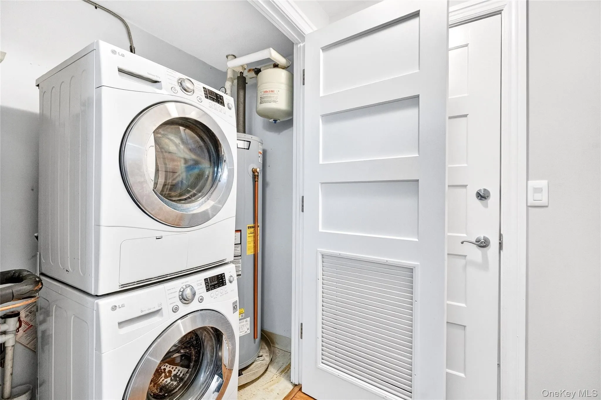 225 Stanley Avenue, Mamaroneck, NY, 2 Bedrooms Bedrooms, 5 Rooms Rooms,2 BathroomsBathrooms,Residential Lease,For Rent,Stanley,0,980363 225 Stanley Avenue, Mamaroneck, NY, 2 Bedrooms Bedrooms, 5 Rooms Rooms,2 BathroomsBathrooms,Residential Lease,For Rent,Stanley,0,980363