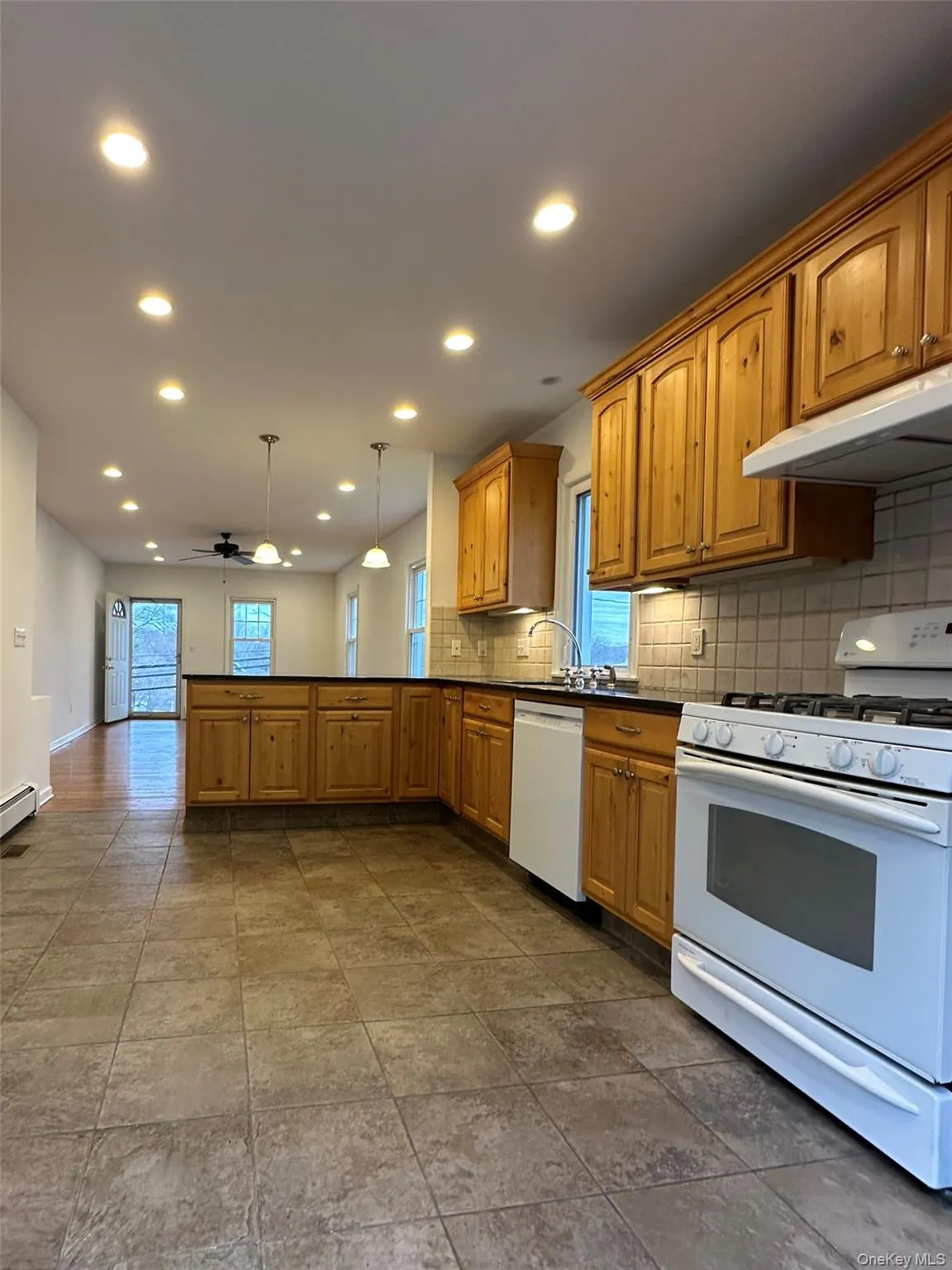 37 Church Street, Bedford, NY, 2 Bedrooms Bedrooms, 5 Rooms Rooms,1 BathroomBathrooms,Residential Lease,For Rent,Church,0,980404 37 Church Street, Bedford, NY, 2 Bedrooms Bedrooms, 5 Rooms Rooms,1 BathroomBathrooms,Residential Lease,For Rent,Church,0,980404