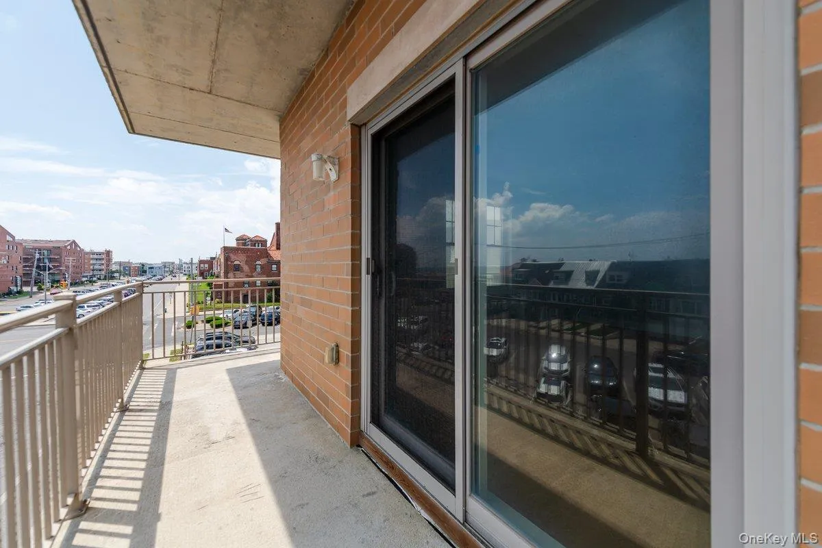 661 Broadway, Long Beach, NY, 3 Bedrooms Bedrooms, 5 Rooms Rooms,2 BathroomsBathrooms,Residential,For Rent,Broadway,0,KEY980410 661 Broadway, Long Beach, NY, 3 Bedrooms Bedrooms, 5 Rooms Rooms,2 BathroomsBathrooms,Residential,For Rent,Broadway,0,KEY980410