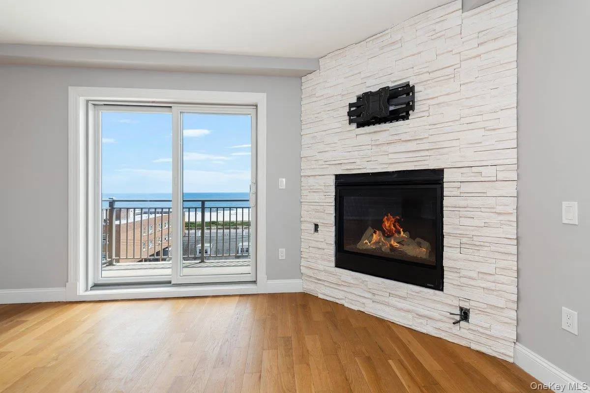 661 Broadway, Long Beach, NY, 3 Bedrooms Bedrooms, 5 Rooms Rooms,2 BathroomsBathrooms,Residential,For Rent,Broadway,0,KEY980410 661 Broadway, Long Beach, NY, 3 Bedrooms Bedrooms, 5 Rooms Rooms,2 BathroomsBathrooms,Residential,For Rent,Broadway,0,KEY980410