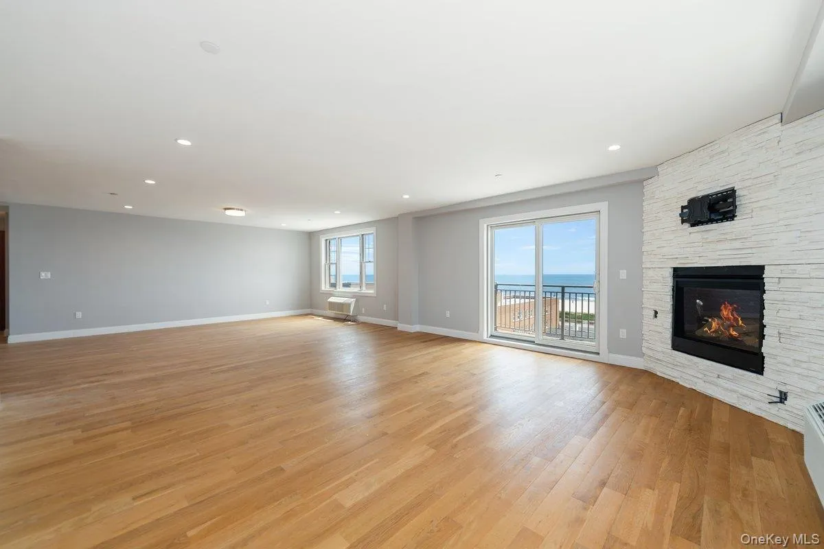 661 Broadway, Long Beach, NY, 3 Bedrooms Bedrooms, 5 Rooms Rooms,2 BathroomsBathrooms,Residential,For Rent,Broadway,0,KEY980410 661 Broadway, Long Beach, NY, 3 Bedrooms Bedrooms, 5 Rooms Rooms,2 BathroomsBathrooms,Residential,For Rent,Broadway,0,KEY980410