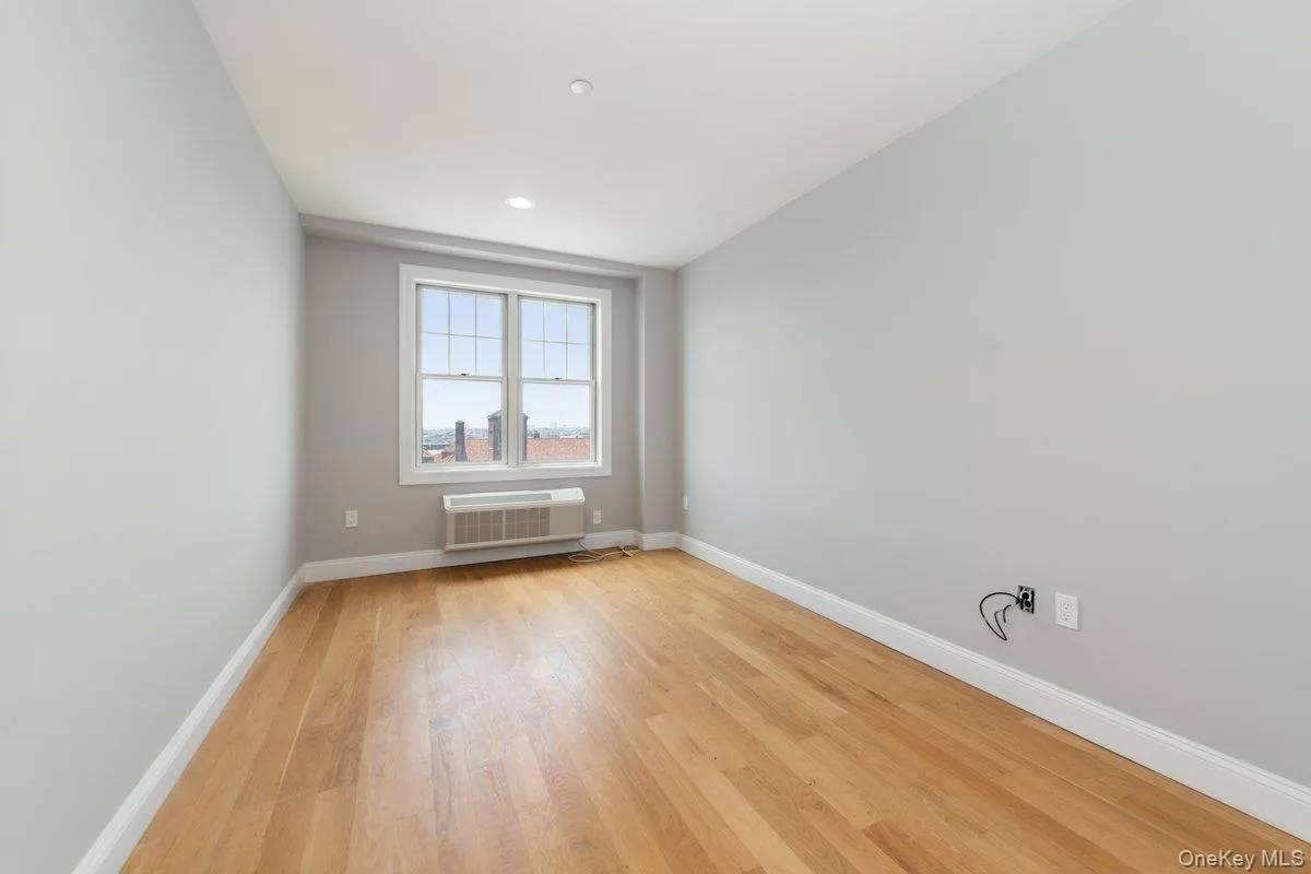 661 Broadway, Long Beach, NY, 3 Bedrooms Bedrooms, 5 Rooms Rooms,2 BathroomsBathrooms,Residential,For Rent,Broadway,0,KEY980410 661 Broadway, Long Beach, NY, 3 Bedrooms Bedrooms, 5 Rooms Rooms,2 BathroomsBathrooms,Residential,For Rent,Broadway,0,KEY980410