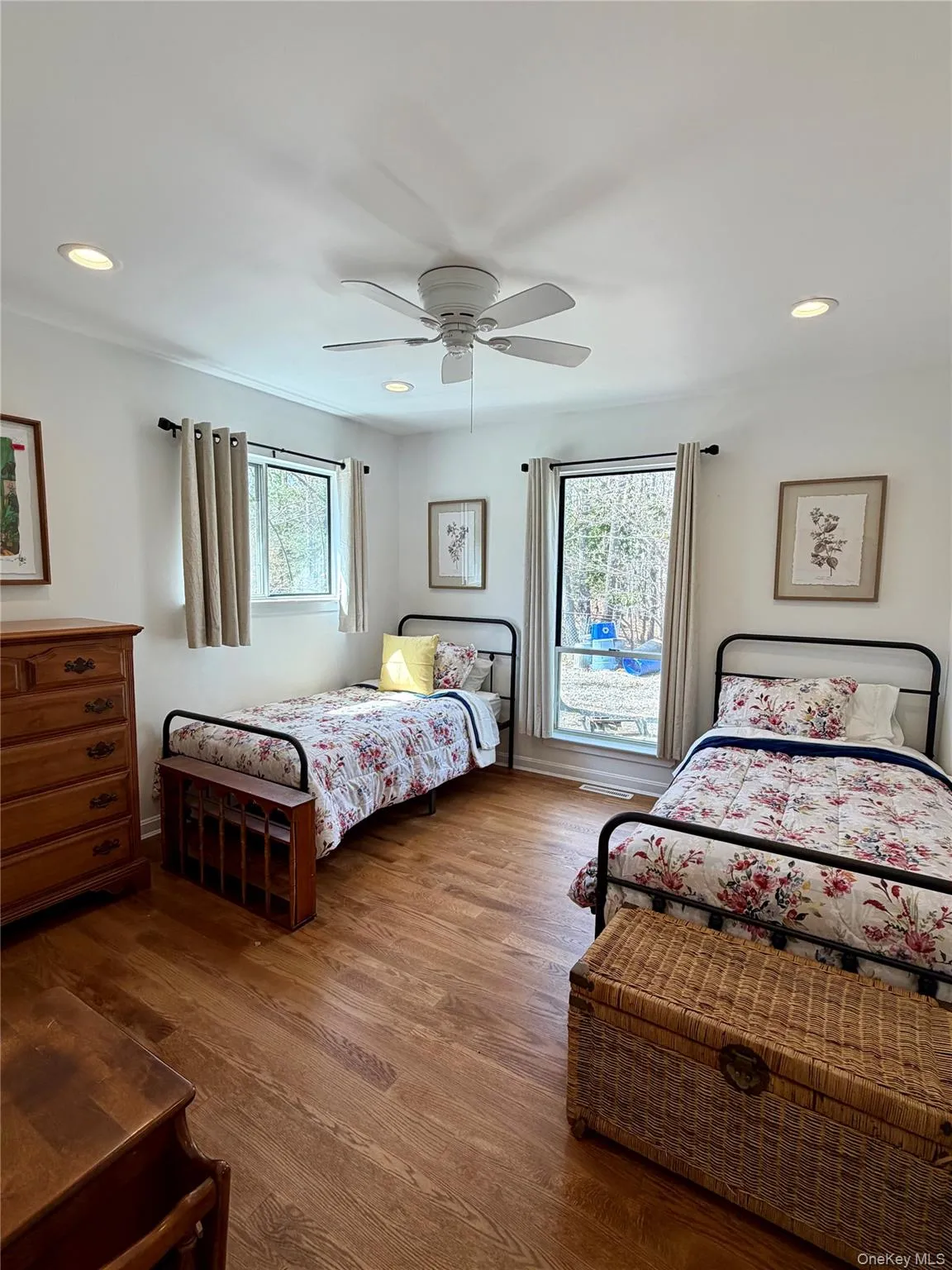 43B Old Squires Road, Southampton, NY, 3 Bedrooms Bedrooms, 7 Rooms Rooms,2 BathroomsBathrooms,Residential Lease,For Rent,Old Squires,0,980423 43B Old Squires Road, Southampton, NY, 3 Bedrooms Bedrooms, 7 Rooms Rooms,2 BathroomsBathrooms,Residential Lease,For Rent,Old Squires,0,980423