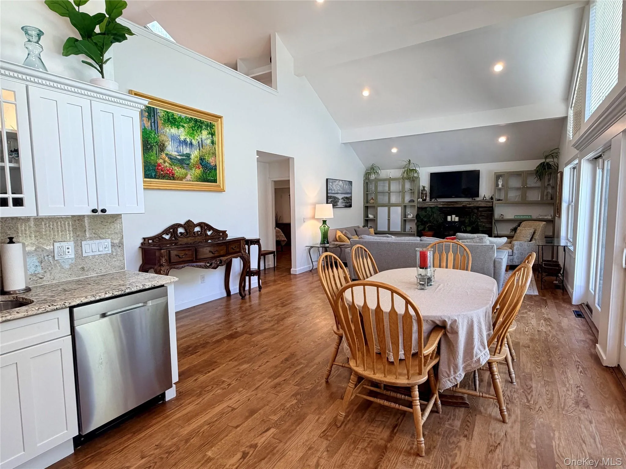 43B Old Squires Road, Southampton, NY, 3 Bedrooms Bedrooms, 7 Rooms Rooms,2 BathroomsBathrooms,Residential Lease,For Rent,Old Squires,0,980423 43B Old Squires Road, Southampton, NY, 3 Bedrooms Bedrooms, 7 Rooms Rooms,2 BathroomsBathrooms,Residential Lease,For Rent,Old Squires,0,980423