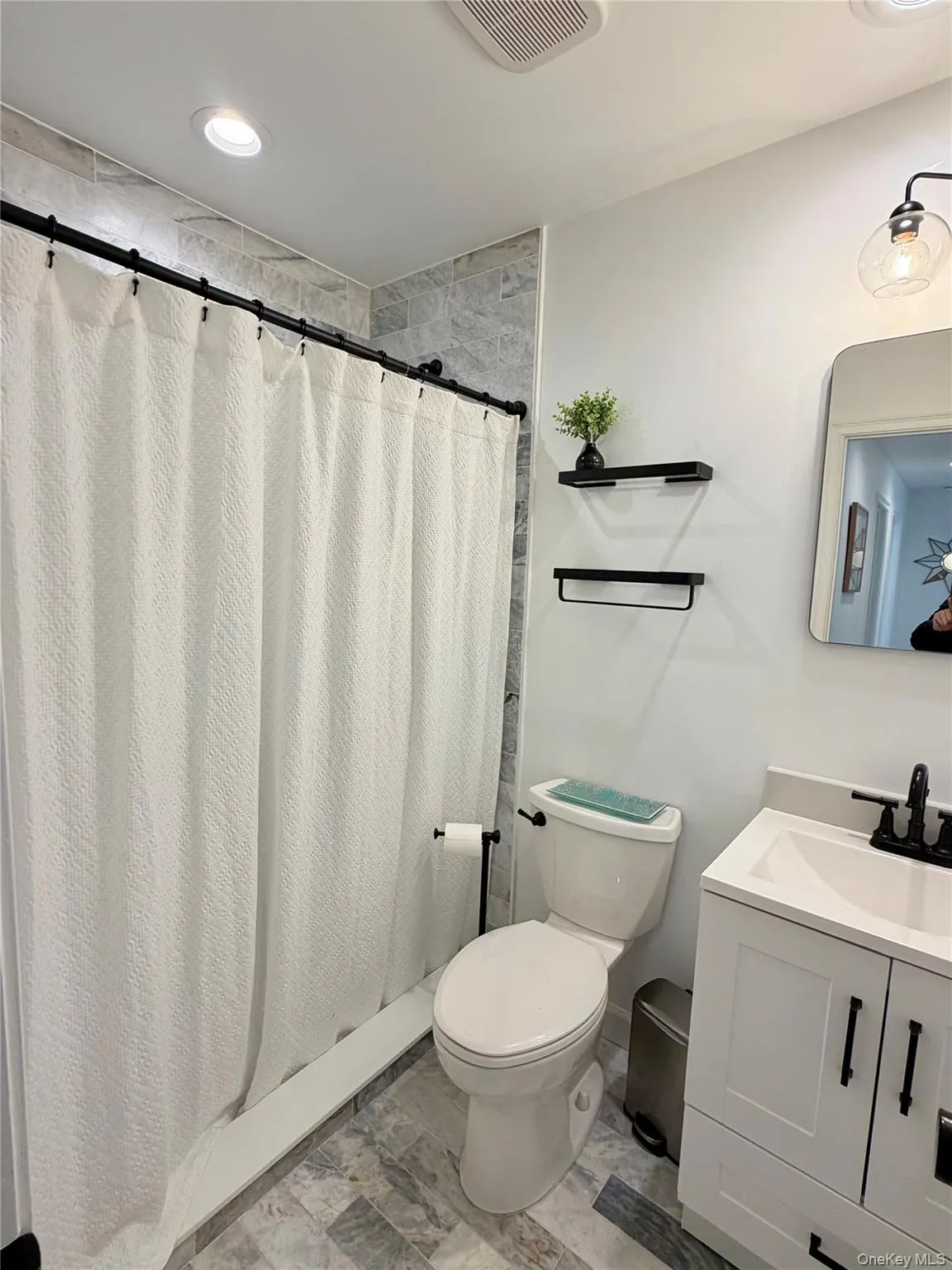 43B Old Squires Road, Southampton, NY, 3 Bedrooms Bedrooms, 7 Rooms Rooms,2 BathroomsBathrooms,Residential Lease,For Rent,Old Squires,0,980423 43B Old Squires Road, Southampton, NY, 3 Bedrooms Bedrooms, 7 Rooms Rooms,2 BathroomsBathrooms,Residential Lease,For Rent,Old Squires,0,980423