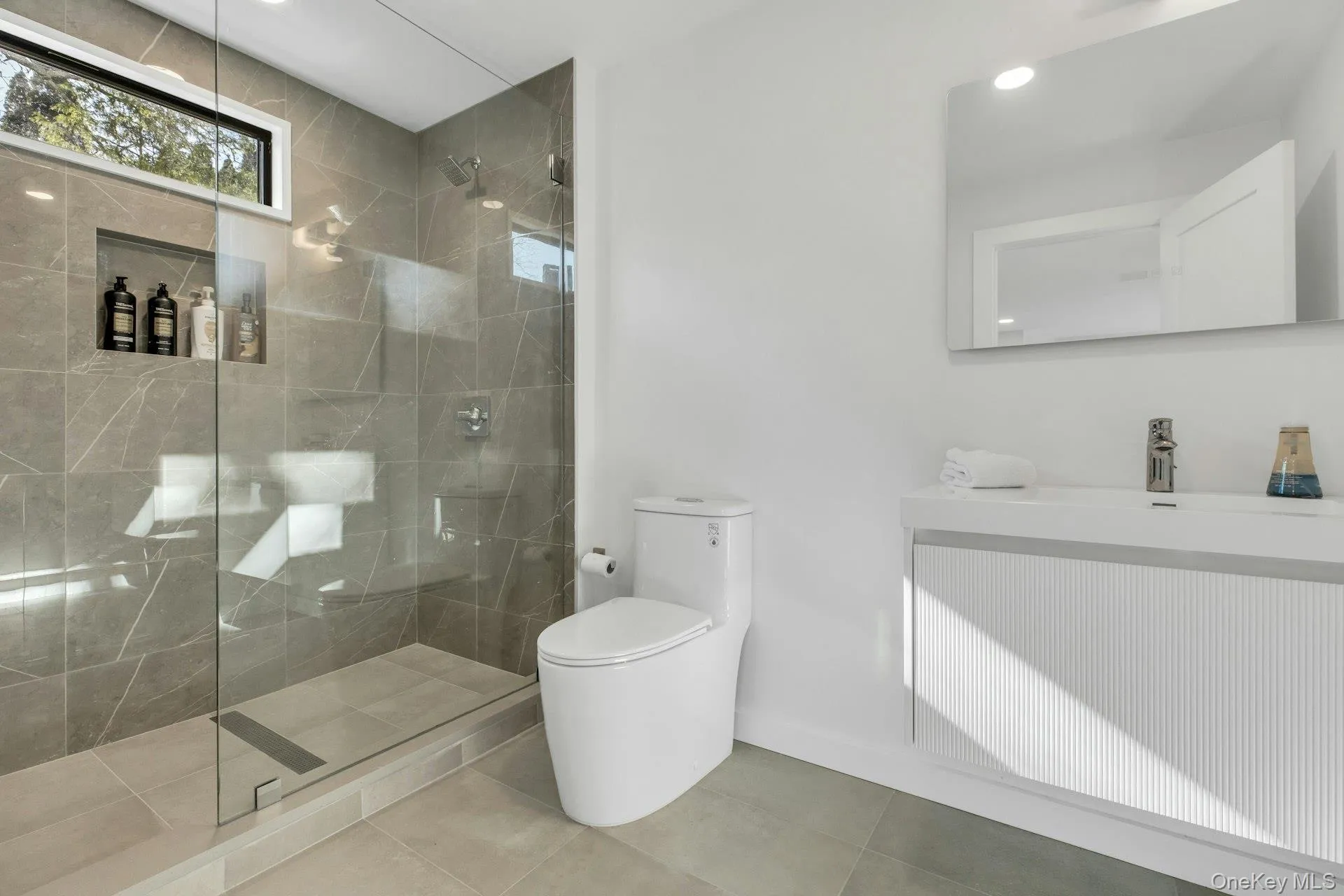 10 Bay View Drive, Southampton, NY, 5 Bedrooms Bedrooms, 11 Rooms Rooms,4 BathroomsBathrooms,Residential Lease,For Rent,Bay View,0,980464 10 Bay View Drive, Southampton, NY, 5 Bedrooms Bedrooms, 11 Rooms Rooms,4 BathroomsBathrooms,Residential Lease,For Rent,Bay View,0,980464