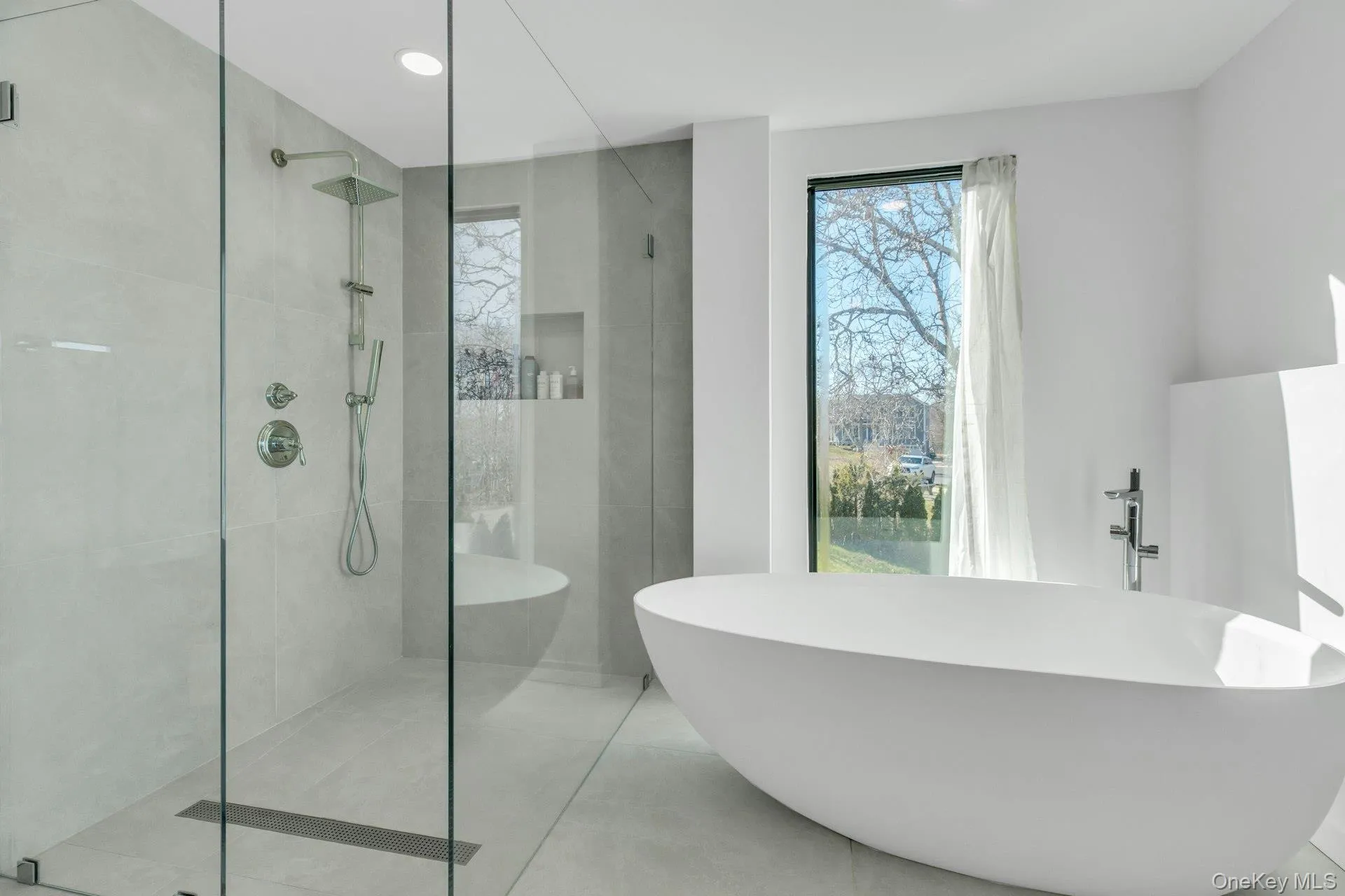 10 Bay View Drive, Southampton, NY, 5 Bedrooms Bedrooms, 11 Rooms Rooms,4 BathroomsBathrooms,Residential Lease,For Rent,Bay View,0,980464 10 Bay View Drive, Southampton, NY, 5 Bedrooms Bedrooms, 11 Rooms Rooms,4 BathroomsBathrooms,Residential Lease,For Rent,Bay View,0,980464