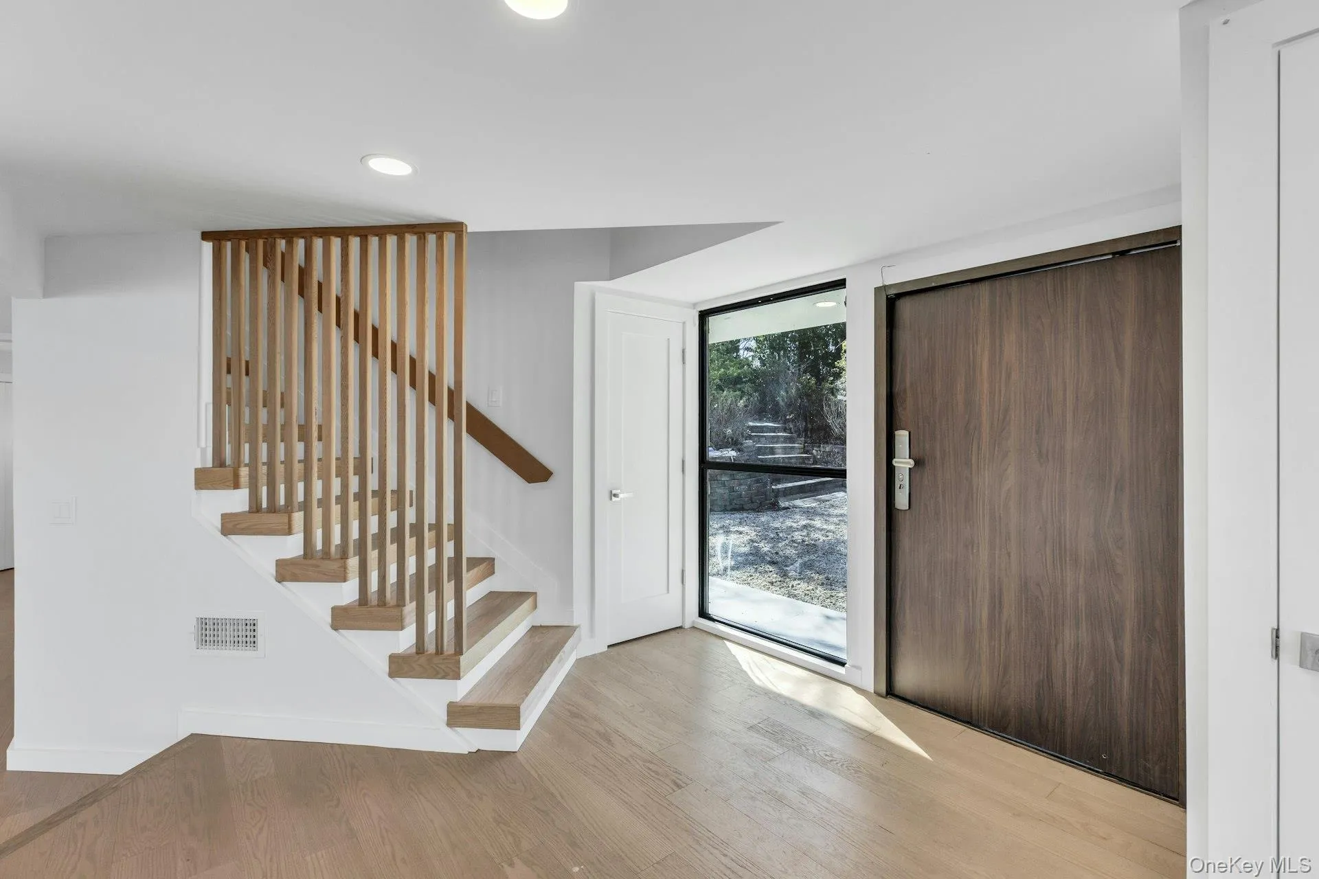 10 Bay View Drive, Southampton, NY, 5 Bedrooms Bedrooms, 11 Rooms Rooms,4 BathroomsBathrooms,Residential Lease,For Rent,Bay View,0,980464 10 Bay View Drive, Southampton, NY, 5 Bedrooms Bedrooms, 11 Rooms Rooms,4 BathroomsBathrooms,Residential Lease,For Rent,Bay View,0,980464