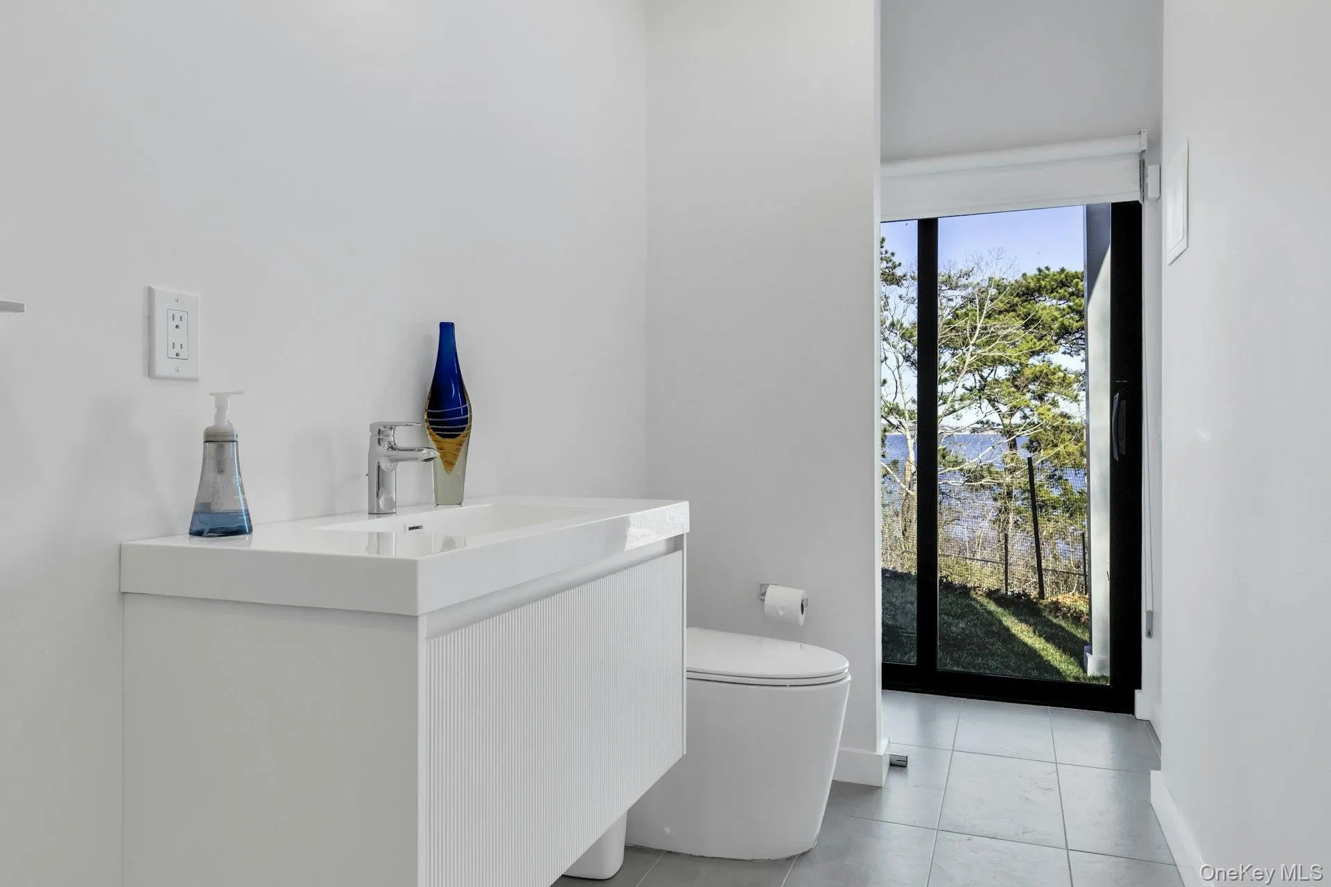 10 Bay View Drive, Southampton, NY, 5 Bedrooms Bedrooms, 11 Rooms Rooms,4 BathroomsBathrooms,Residential Lease,For Rent,Bay View,0,980464 10 Bay View Drive, Southampton, NY, 5 Bedrooms Bedrooms, 11 Rooms Rooms,4 BathroomsBathrooms,Residential Lease,For Rent,Bay View,0,980464