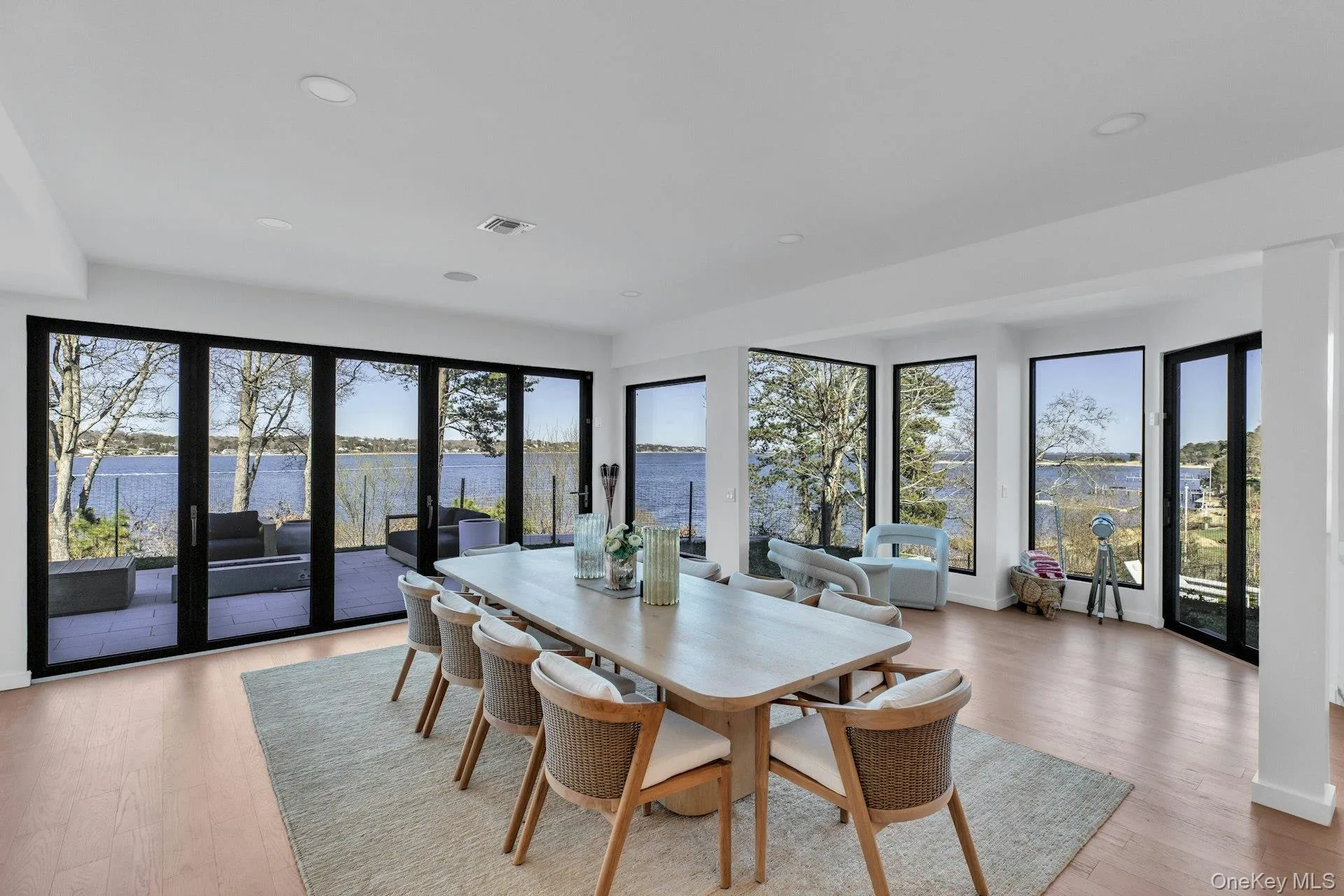 10 Bay View Drive, Southampton, NY, 5 Bedrooms Bedrooms, 11 Rooms Rooms,4 BathroomsBathrooms,Residential Lease,For Rent,Bay View,0,980464 10 Bay View Drive, Southampton, NY, 5 Bedrooms Bedrooms, 11 Rooms Rooms,4 BathroomsBathrooms,Residential Lease,For Rent,Bay View,0,980464