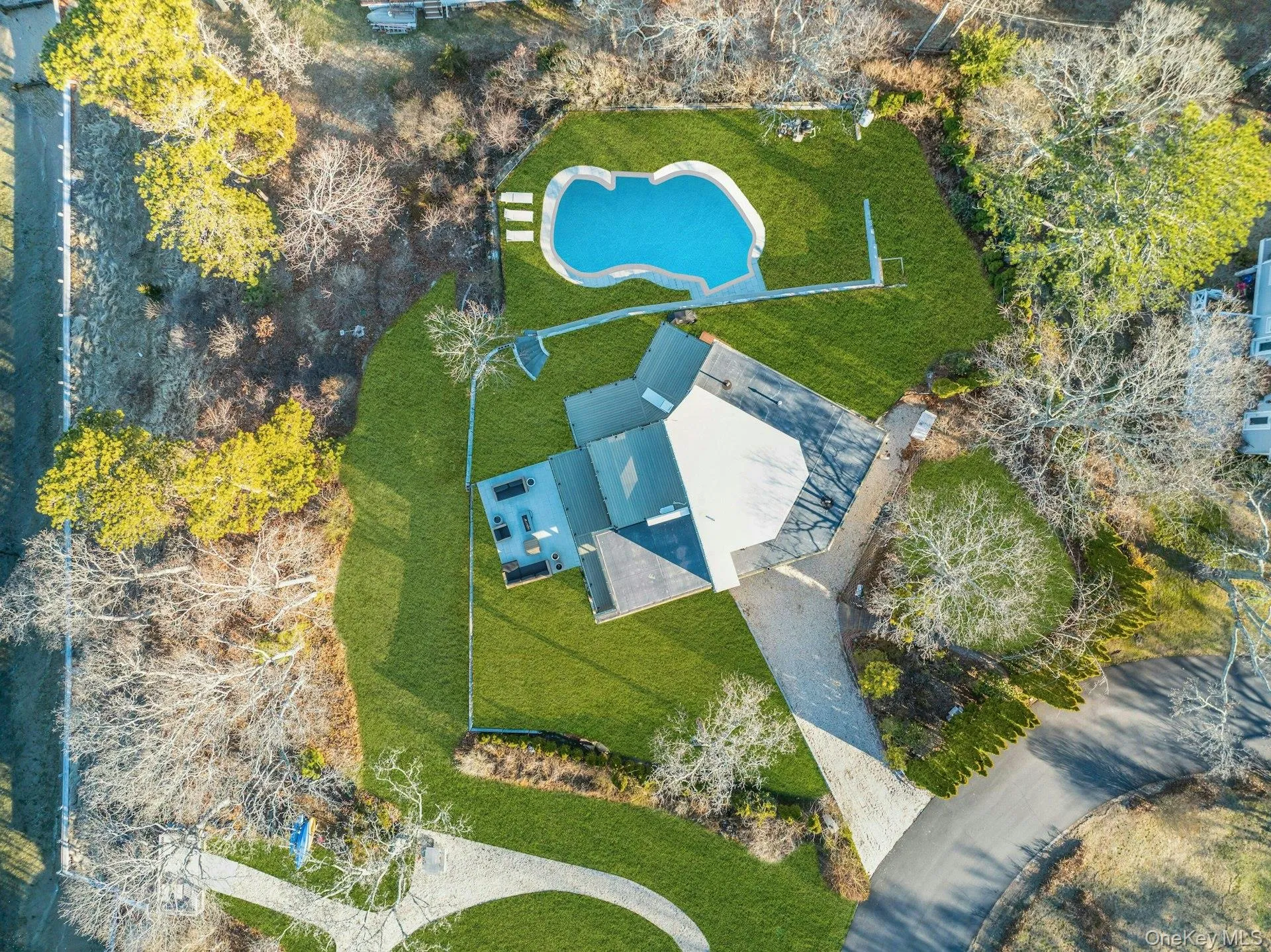 10 Bay View Drive, Southampton, NY, 5 Bedrooms Bedrooms, 11 Rooms Rooms,4 BathroomsBathrooms,Residential Lease,For Rent,Bay View,0,980464 10 Bay View Drive, Southampton, NY, 5 Bedrooms Bedrooms, 11 Rooms Rooms,4 BathroomsBathrooms,Residential Lease,For Rent,Bay View,0,980464