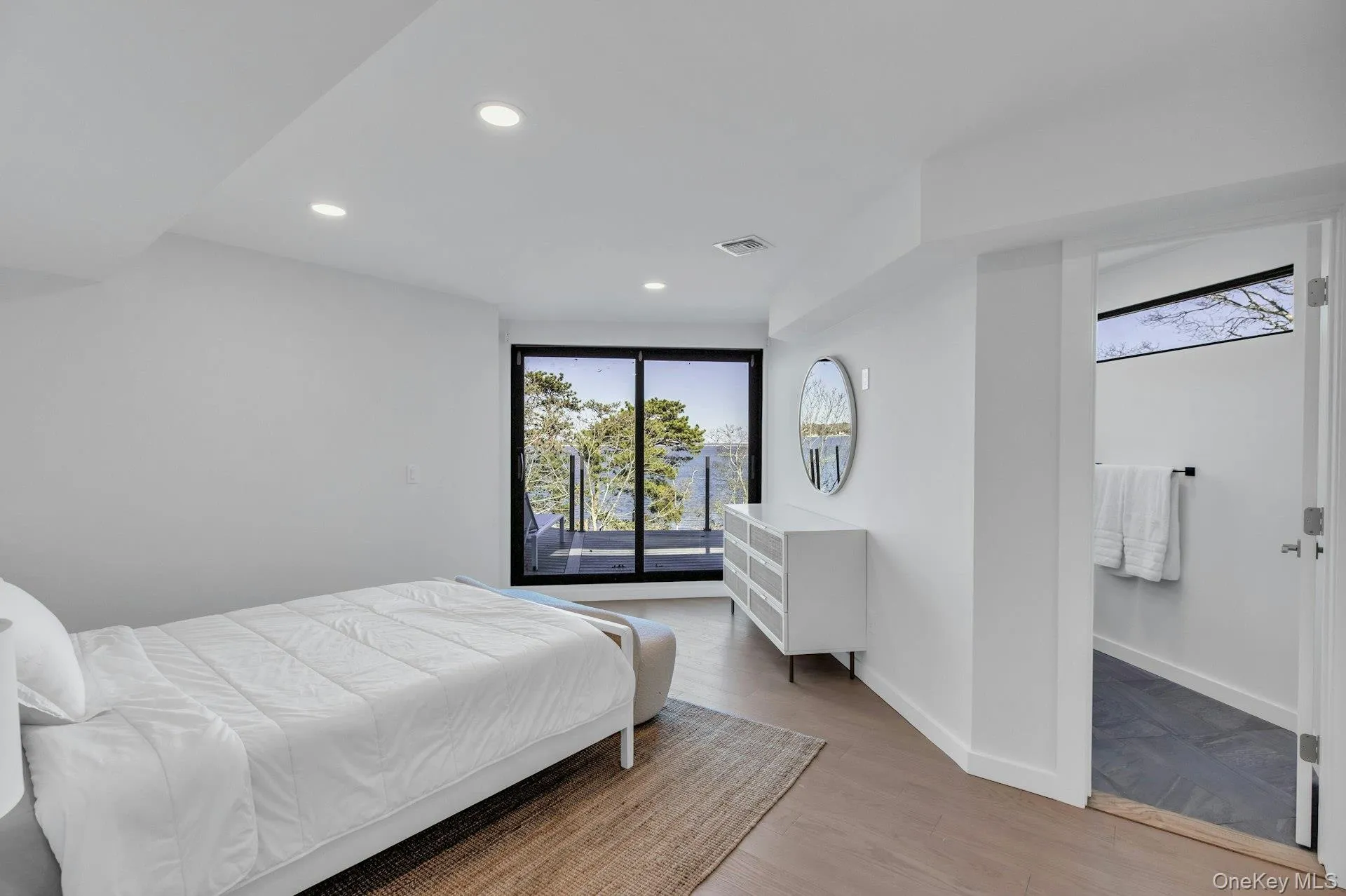 10 Bay View Drive, Southampton, NY, 5 Bedrooms Bedrooms, 11 Rooms Rooms,4 BathroomsBathrooms,Residential Lease,For Rent,Bay View,0,980464 10 Bay View Drive, Southampton, NY, 5 Bedrooms Bedrooms, 11 Rooms Rooms,4 BathroomsBathrooms,Residential Lease,For Rent,Bay View,0,980464