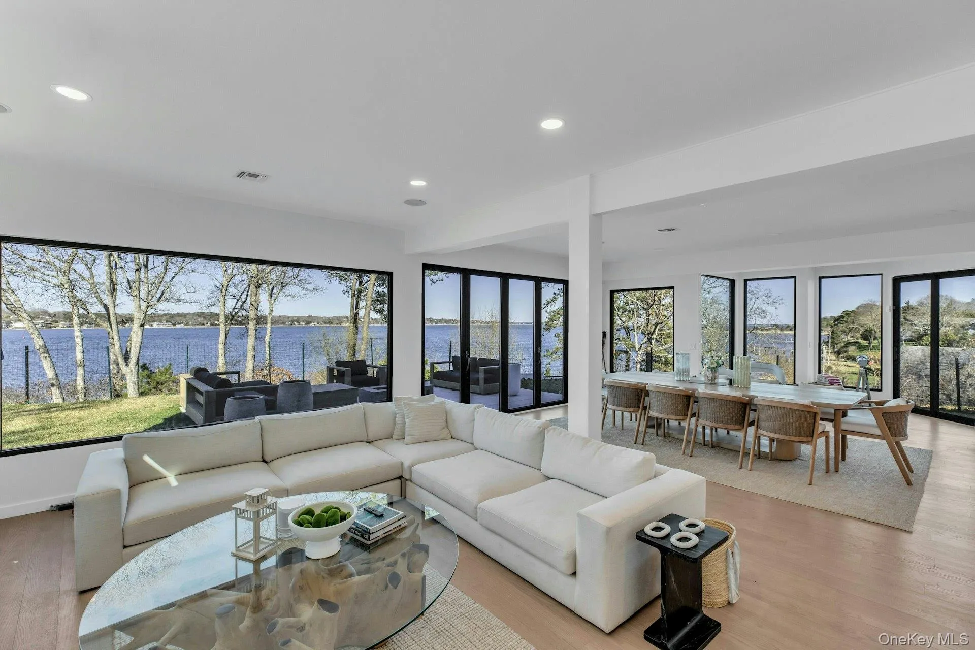 10 Bay View Drive, Southampton, NY, 5 Bedrooms Bedrooms, 11 Rooms Rooms,4 BathroomsBathrooms,Residential Lease,For Rent,Bay View,0,980464 10 Bay View Drive, Southampton, NY, 5 Bedrooms Bedrooms, 11 Rooms Rooms,4 BathroomsBathrooms,Residential Lease,For Rent,Bay View,0,980464