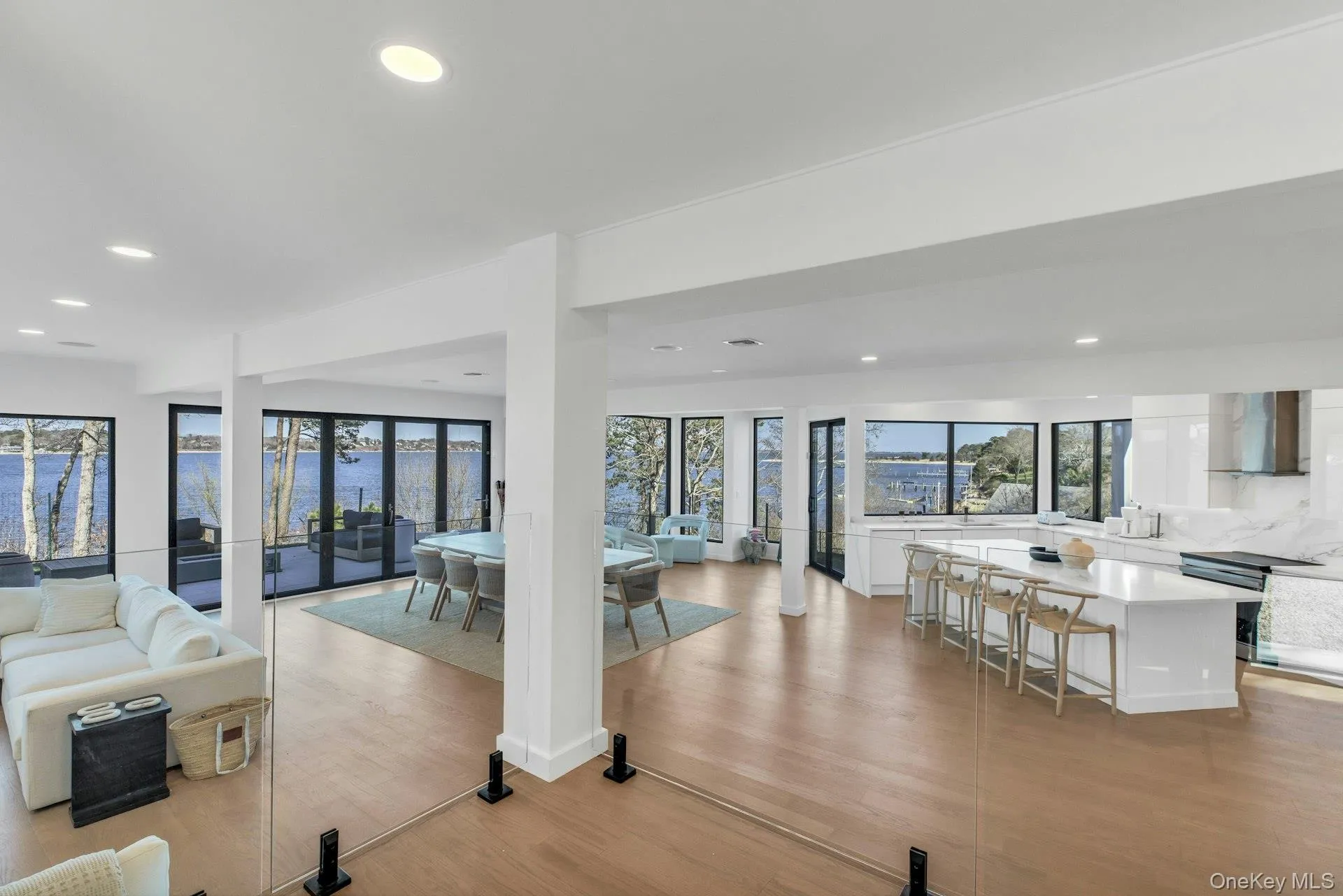 10 Bay View Drive, Southampton, NY, 5 Bedrooms Bedrooms, 11 Rooms Rooms,4 BathroomsBathrooms,Residential Lease,For Rent,Bay View,0,980464 10 Bay View Drive, Southampton, NY, 5 Bedrooms Bedrooms, 11 Rooms Rooms,4 BathroomsBathrooms,Residential Lease,For Rent,Bay View,0,980464