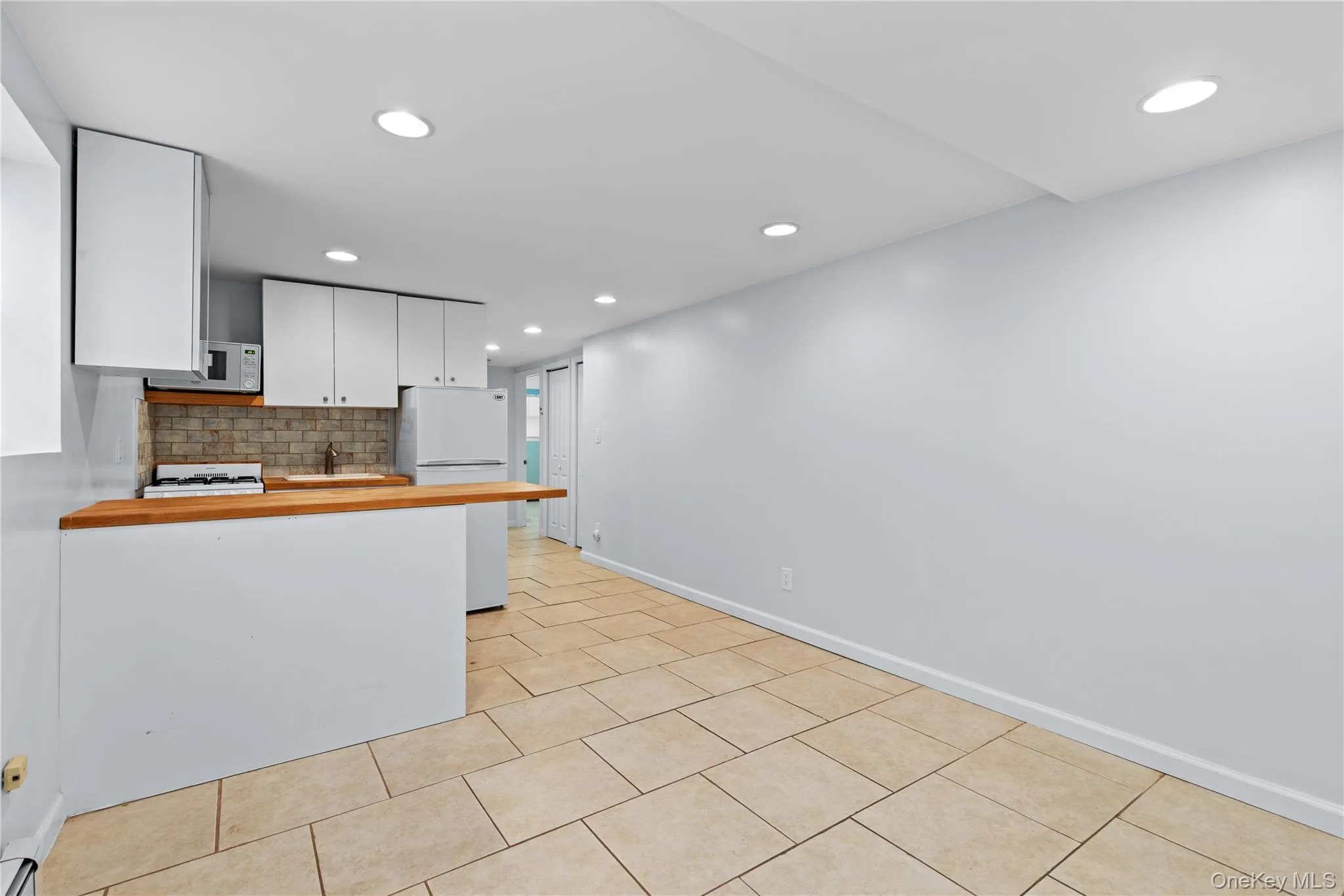 26 Indiana Avenue, Long Beach, NY, 2 Bedrooms Bedrooms, 4 Rooms Rooms,1 BathroomBathrooms,Residential Lease,For Rent,Indiana,0,980482 26 Indiana Avenue, Long Beach, NY, 2 Bedrooms Bedrooms, 4 Rooms Rooms,1 BathroomBathrooms,Residential Lease,For Rent,Indiana,0,980482