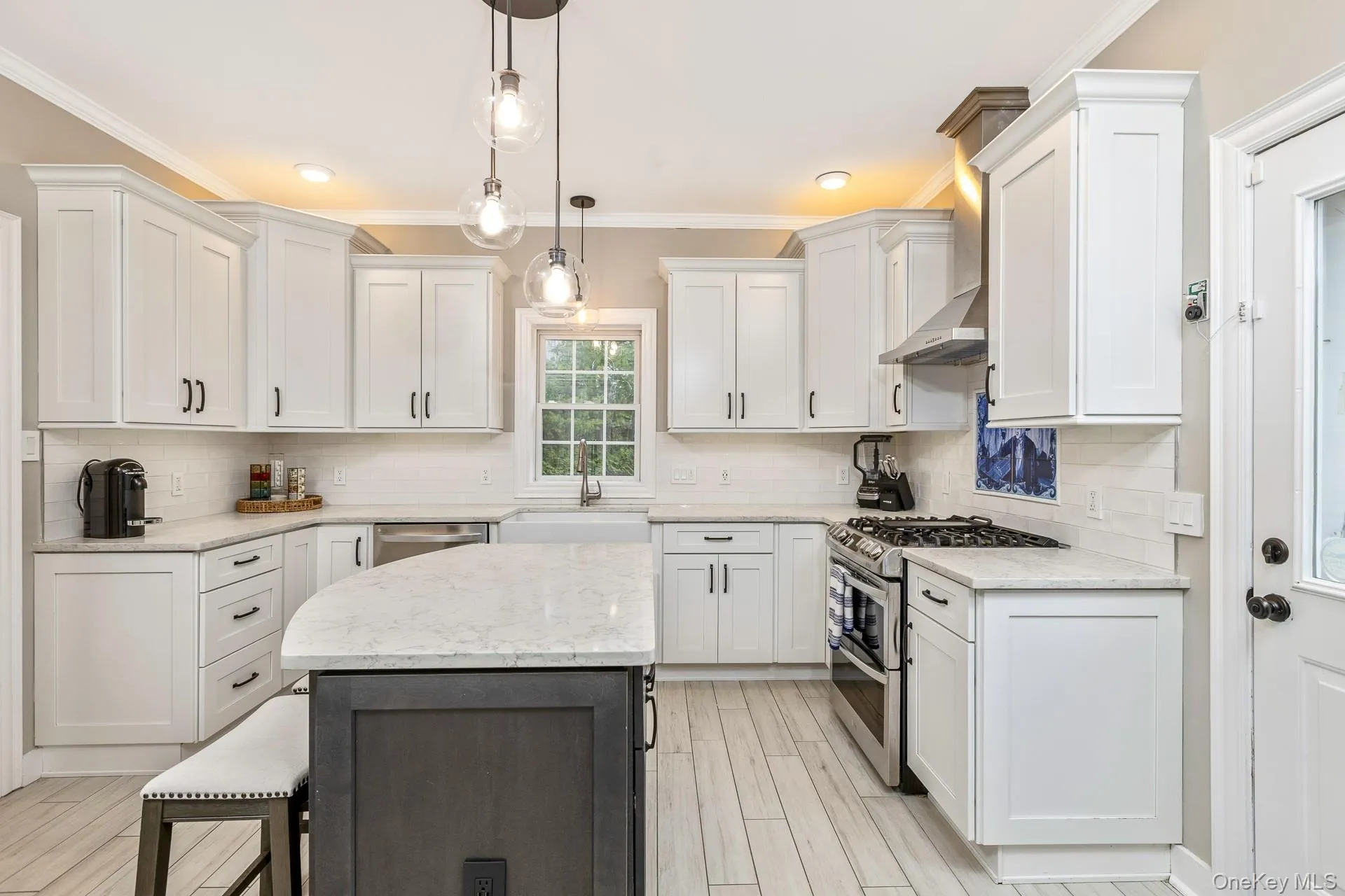 26 Box Tree Road, Southampton, NY, 6 Bedrooms Bedrooms, 20 Rooms Rooms,5 BathroomsBathrooms,Residential,For Rent,Box Tree,0,980502 26 Box Tree Road, Southampton, NY, 6 Bedrooms Bedrooms, 20 Rooms Rooms,5 BathroomsBathrooms,Residential,For Rent,Box Tree,0,980502