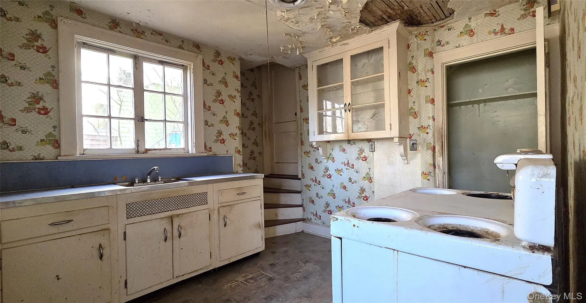 Kitchen is ready for your updates Kitchen is ready for your updates