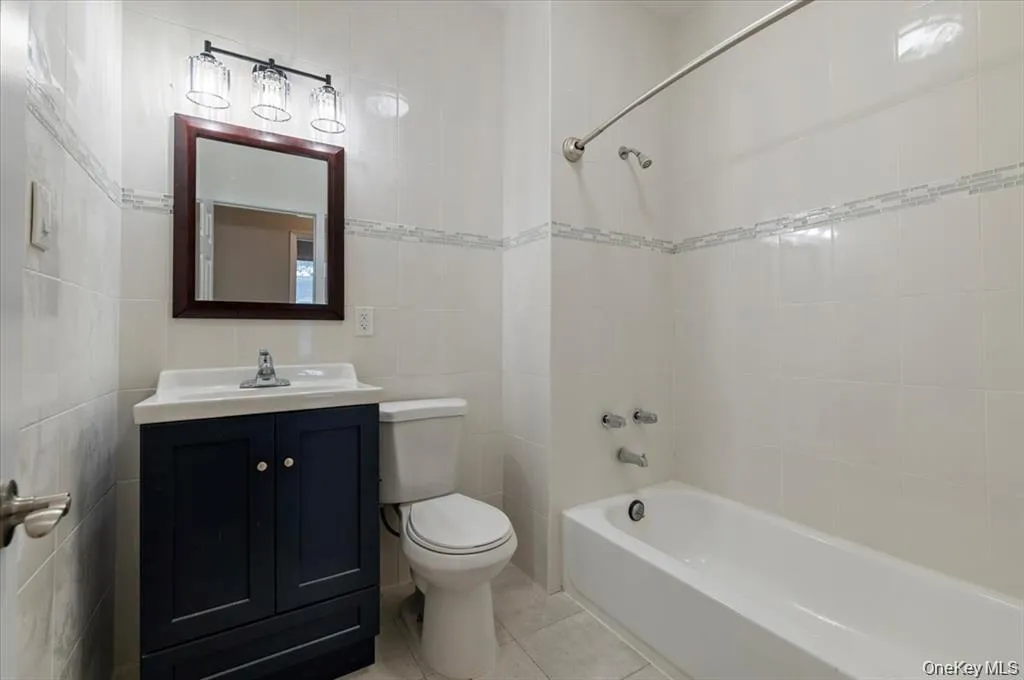 114-27 Bedell Street, New York, NY, 3 Bedrooms Bedrooms, 6 Rooms Rooms,1 BathroomBathrooms,Residential Lease,For Rent,Bedell Street,0,980526 114-27 Bedell Street, New York, NY, 3 Bedrooms Bedrooms, 6 Rooms Rooms,1 BathroomBathrooms,Residential Lease,For Rent,Bedell Street,0,980526
