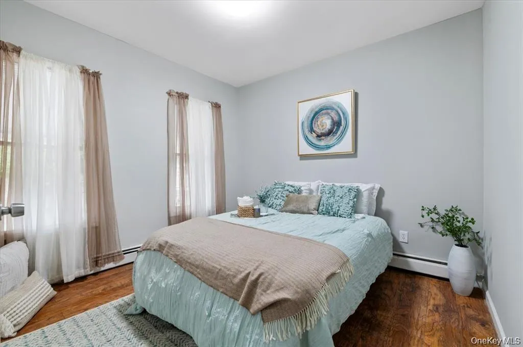 114-27 Bedell Street, New York, NY, 3 Bedrooms Bedrooms, 6 Rooms Rooms,1 BathroomBathrooms,Residential Lease,For Rent,Bedell Street,0,980526 114-27 Bedell Street, New York, NY, 3 Bedrooms Bedrooms, 6 Rooms Rooms,1 BathroomBathrooms,Residential Lease,For Rent,Bedell Street,0,980526