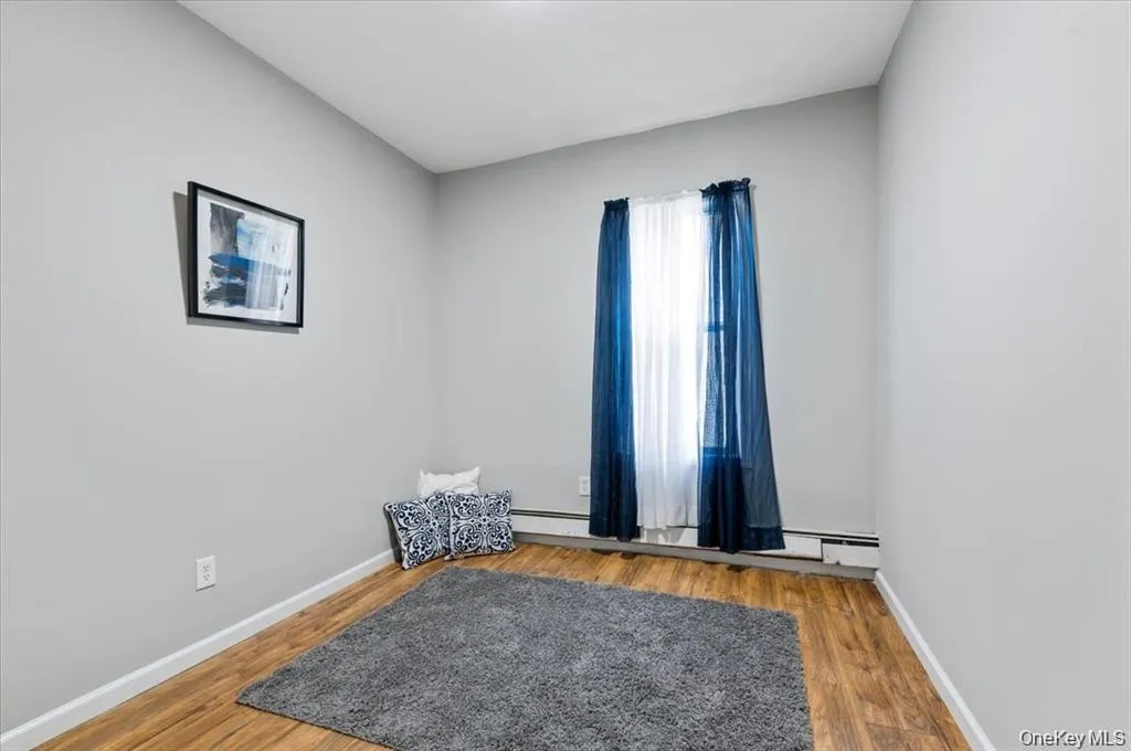 114-27 Bedell Street, New York, NY, 3 Bedrooms Bedrooms, 6 Rooms Rooms,1 BathroomBathrooms,Residential Lease,For Rent,Bedell Street,0,980526 114-27 Bedell Street, New York, NY, 3 Bedrooms Bedrooms, 6 Rooms Rooms,1 BathroomBathrooms,Residential Lease,For Rent,Bedell Street,0,980526