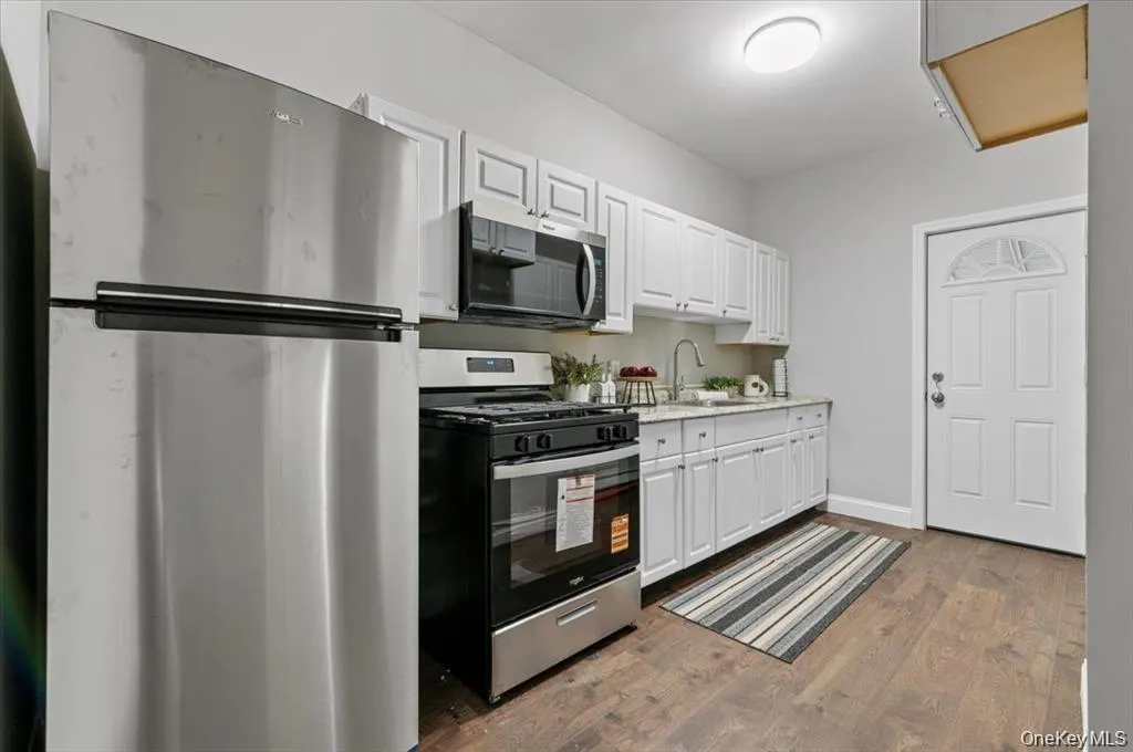 114-27 Bedell Street, New York, NY, 3 Bedrooms Bedrooms, 6 Rooms Rooms,1 BathroomBathrooms,Residential Lease,For Rent,Bedell Street,0,980526 114-27 Bedell Street, New York, NY, 3 Bedrooms Bedrooms, 6 Rooms Rooms,1 BathroomBathrooms,Residential Lease,For Rent,Bedell Street,0,980526
