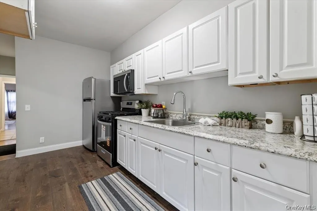114-27 Bedell Street, New York, NY, 3 Bedrooms Bedrooms, 6 Rooms Rooms,1 BathroomBathrooms,Residential Lease,For Rent,Bedell Street,0,980526 114-27 Bedell Street, New York, NY, 3 Bedrooms Bedrooms, 6 Rooms Rooms,1 BathroomBathrooms,Residential Lease,For Rent,Bedell Street,0,980526