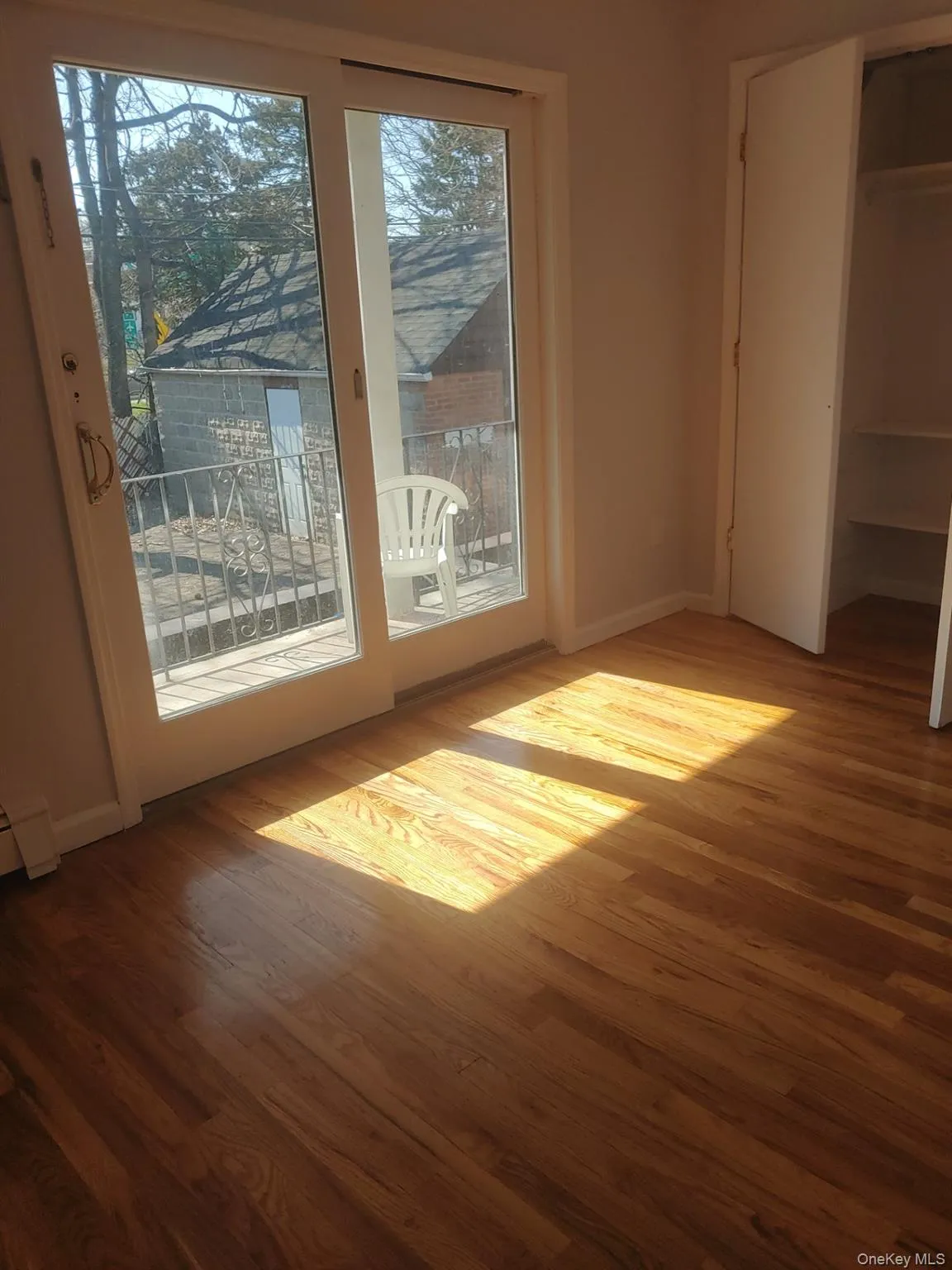 81-12 Commonwealth Boulevard, New York, NY, 3 Bedrooms Bedrooms, 6 Rooms Rooms,2 BathroomsBathrooms,Residential Lease,For Rent,Commonwealth,0,980527 81-12 Commonwealth Boulevard, New York, NY, 3 Bedrooms Bedrooms, 6 Rooms Rooms,2 BathroomsBathrooms,Residential Lease,For Rent,Commonwealth,0,980527