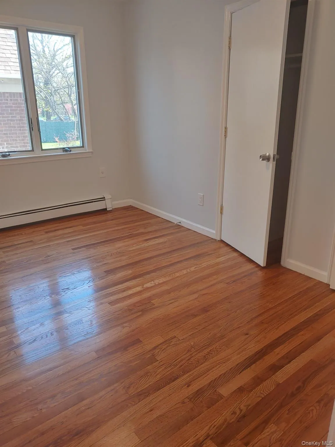 81-12 Commonwealth Boulevard, New York, NY, 3 Bedrooms Bedrooms, 6 Rooms Rooms,2 BathroomsBathrooms,Residential Lease,For Rent,Commonwealth,0,980527 81-12 Commonwealth Boulevard, New York, NY, 3 Bedrooms Bedrooms, 6 Rooms Rooms,2 BathroomsBathrooms,Residential Lease,For Rent,Commonwealth,0,980527