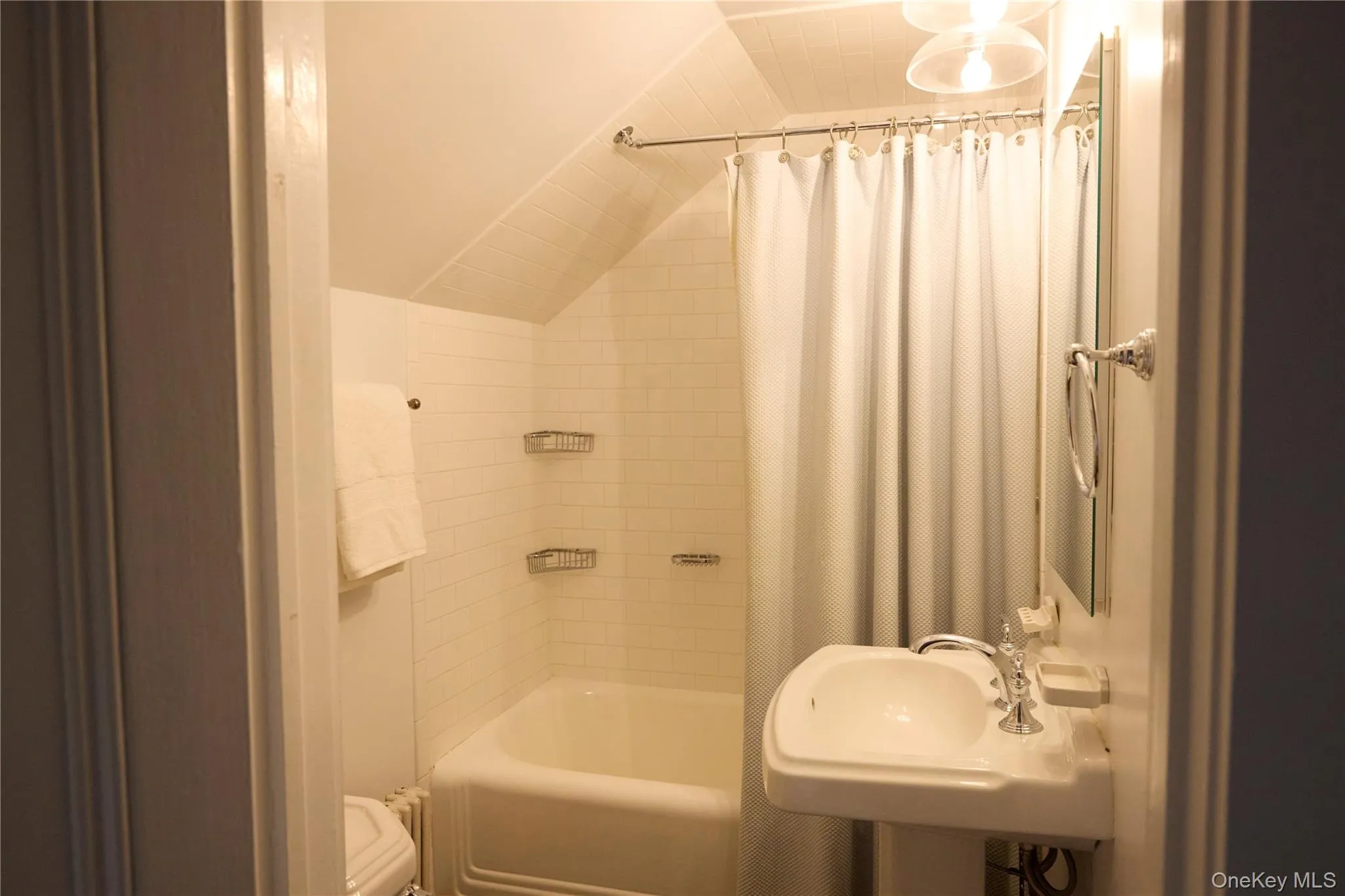 521 Barrett Hill Road, Carmel, NY, 3 Bedrooms Bedrooms, 11 Rooms Rooms,2 BathroomsBathrooms,Residential,For Rent,Barrett Hill,0,980531 521 Barrett Hill Road, Carmel, NY, 3 Bedrooms Bedrooms, 11 Rooms Rooms,2 BathroomsBathrooms,Residential,For Rent,Barrett Hill,0,980531