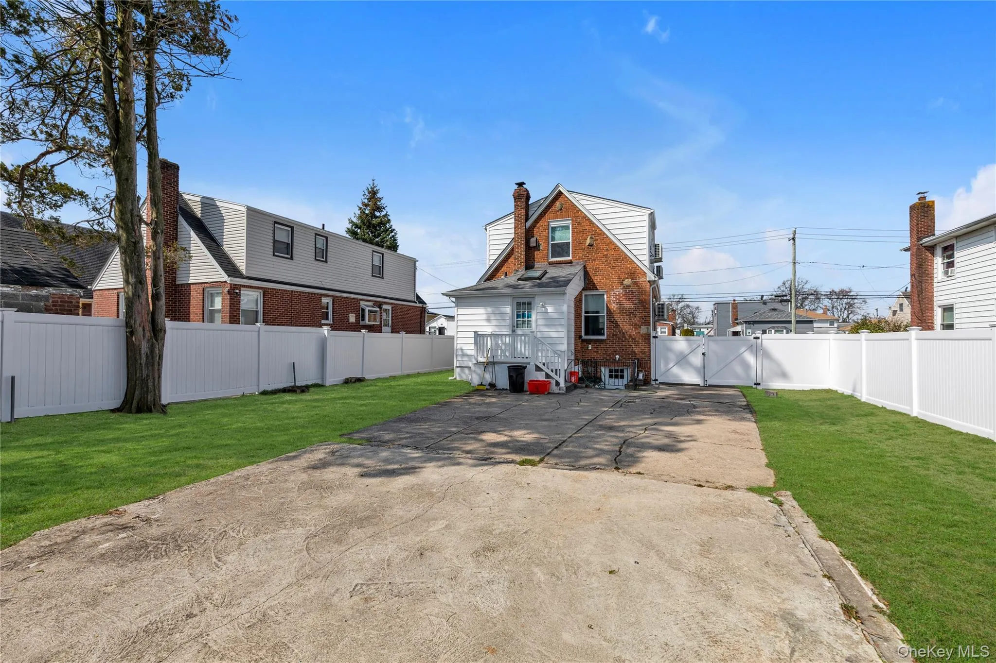 103 Clement Avenue, Hempstead, NY, 3 Bedrooms Bedrooms, 6 Rooms Rooms,2 BathroomsBathrooms,Residential,For Rent,Clement,0,980546 103 Clement Avenue, Hempstead, NY, 3 Bedrooms Bedrooms, 6 Rooms Rooms,2 BathroomsBathrooms,Residential,For Rent,Clement,0,980546