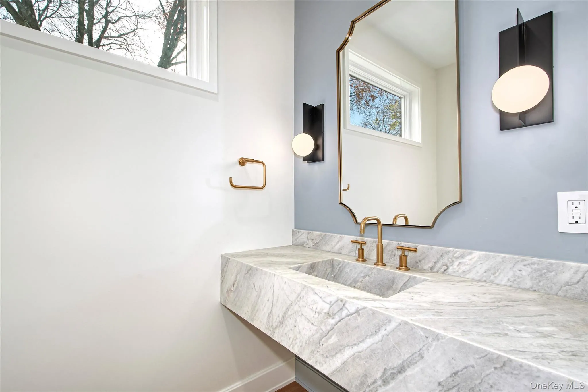 Powder room on 1st floor. Powder room on 1st floor.