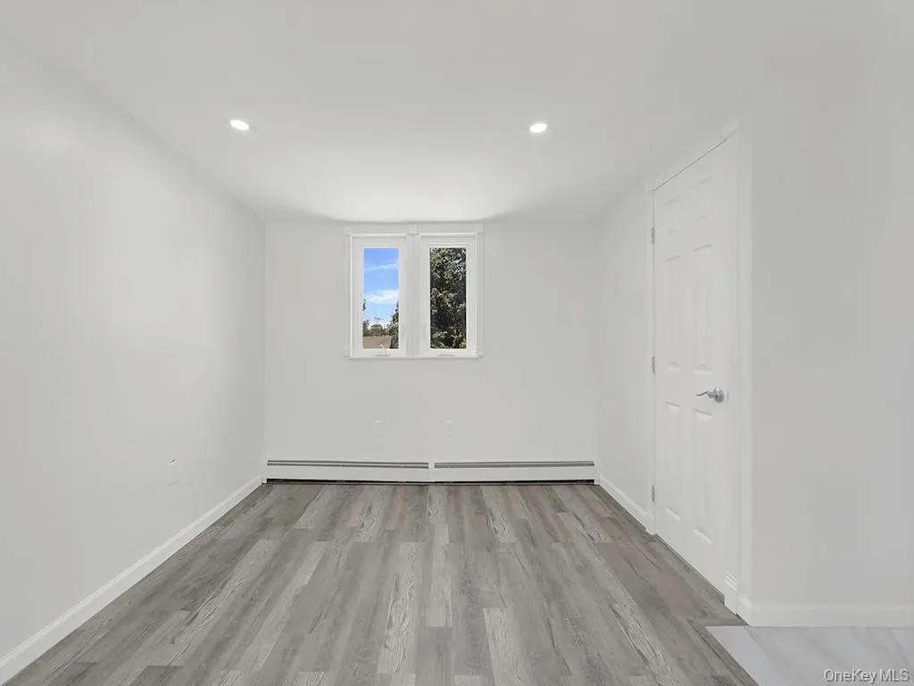 8 Winthrop Street, Hempstead, NY, 1 Bedroom Bedrooms, 3 Rooms Rooms,1 BathroomBathrooms,Residential Lease,For Rent,Winthrop,0,980568 8 Winthrop Street, Hempstead, NY, 1 Bedroom Bedrooms, 3 Rooms Rooms,1 BathroomBathrooms,Residential Lease,For Rent,Winthrop,0,980568