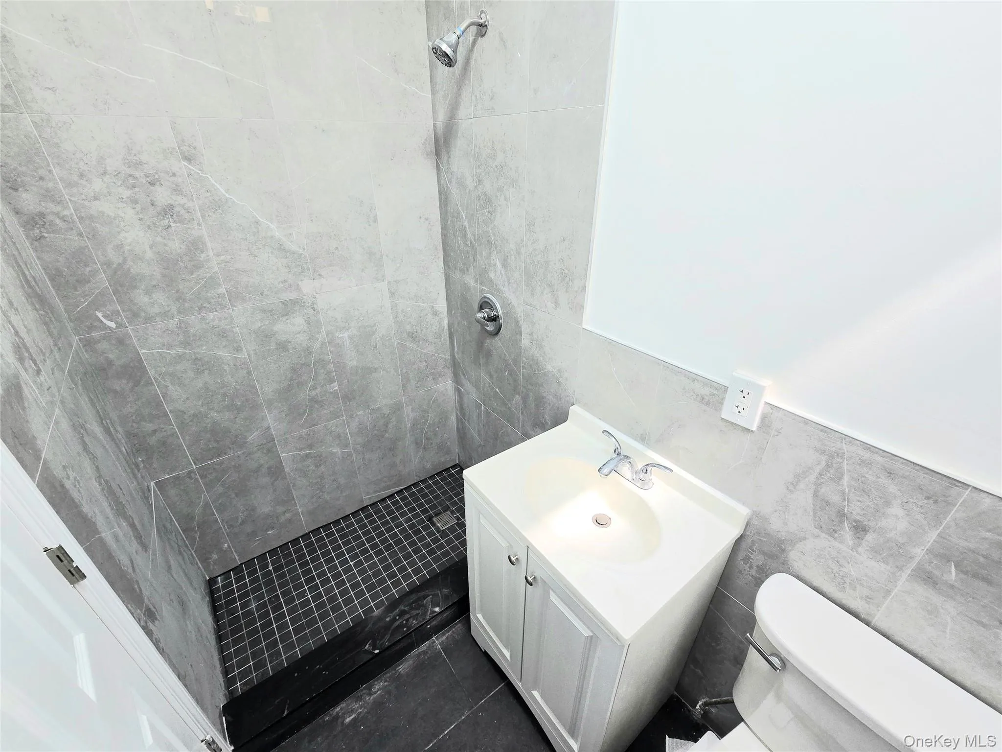 5646 Myrtle Avenue, New York, NY, 1 Bedroom Bedrooms, 5 Rooms Rooms,1 BathroomBathrooms,Residential Lease,For Rent,Myrtle,0,980589 5646 Myrtle Avenue, New York, NY, 1 Bedroom Bedrooms, 5 Rooms Rooms,1 BathroomBathrooms,Residential Lease,For Rent,Myrtle,0,980589