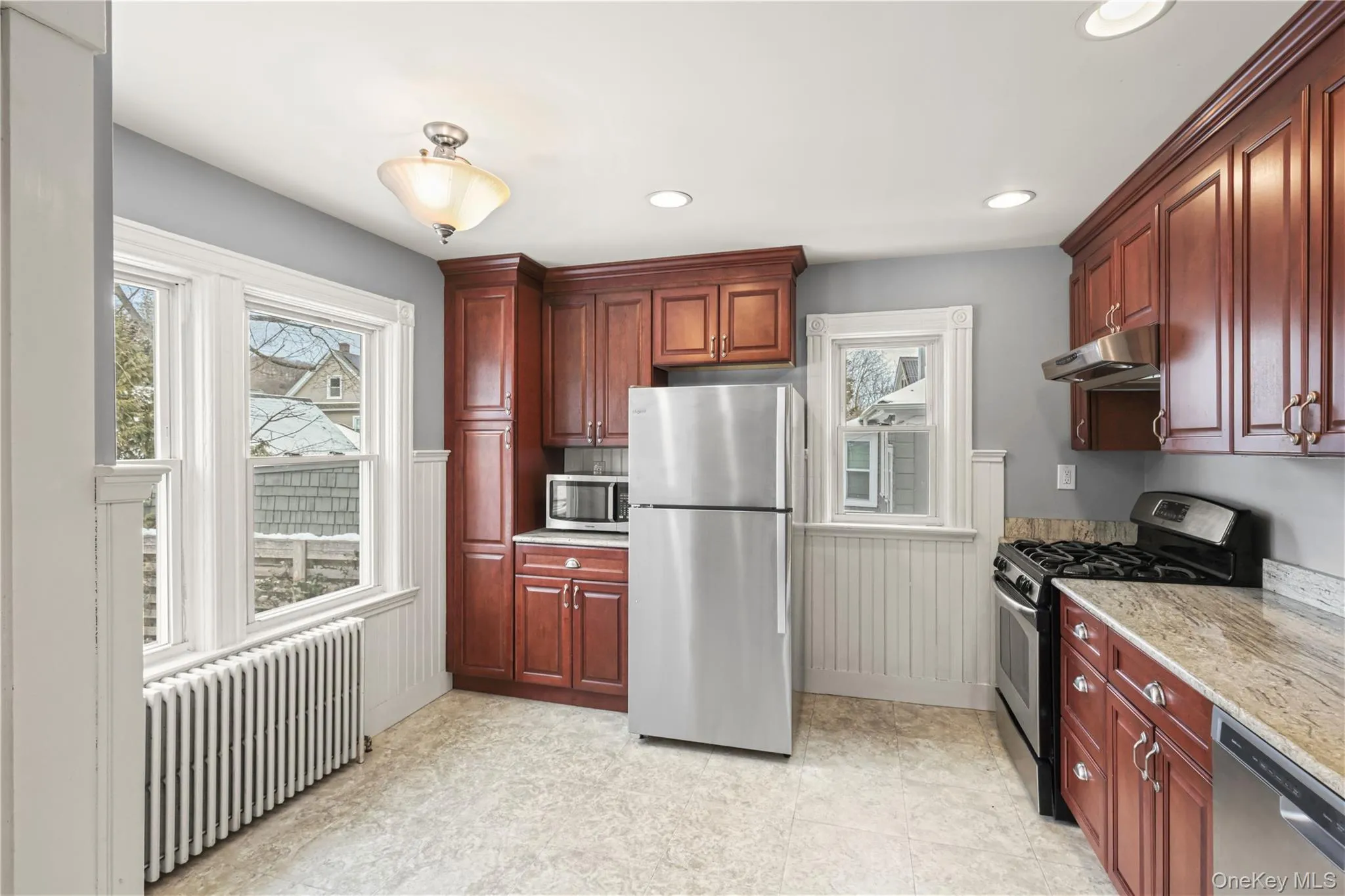 Bright Kitchen with Lots of Space and Windows Bright Kitchen with Lots of Space and Windows