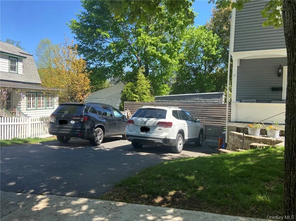 Driveway Parking for 2 cars Tandem Driveway Parking for 2 cars Tandem