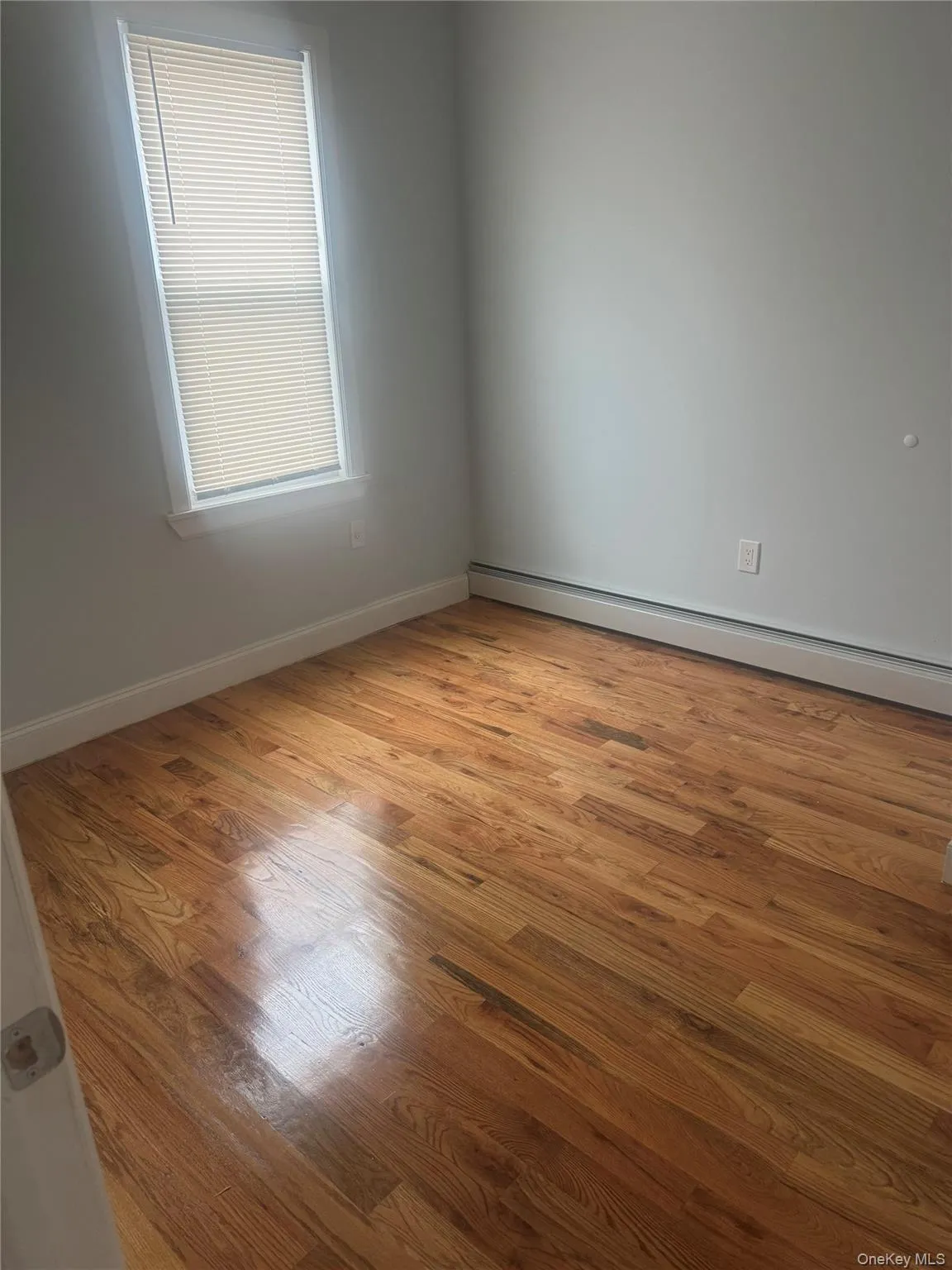 1611 Research Avenue, New York, NY, 3 Bedrooms Bedrooms, 6 Rooms Rooms,1 BathroomBathrooms,Residential Lease,For Rent,Research,0,980637 1611 Research Avenue, New York, NY, 3 Bedrooms Bedrooms, 6 Rooms Rooms,1 BathroomBathrooms,Residential Lease,For Rent,Research,0,980637
